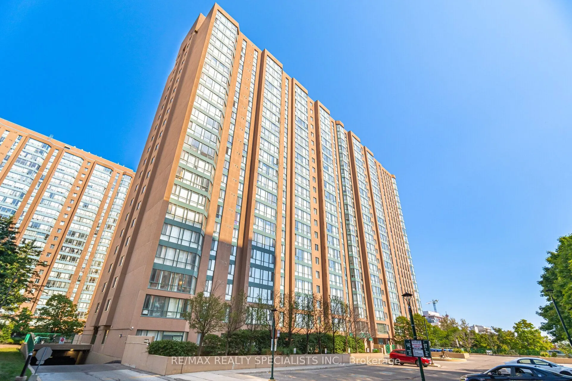 145 Hillcrest Avenue #813