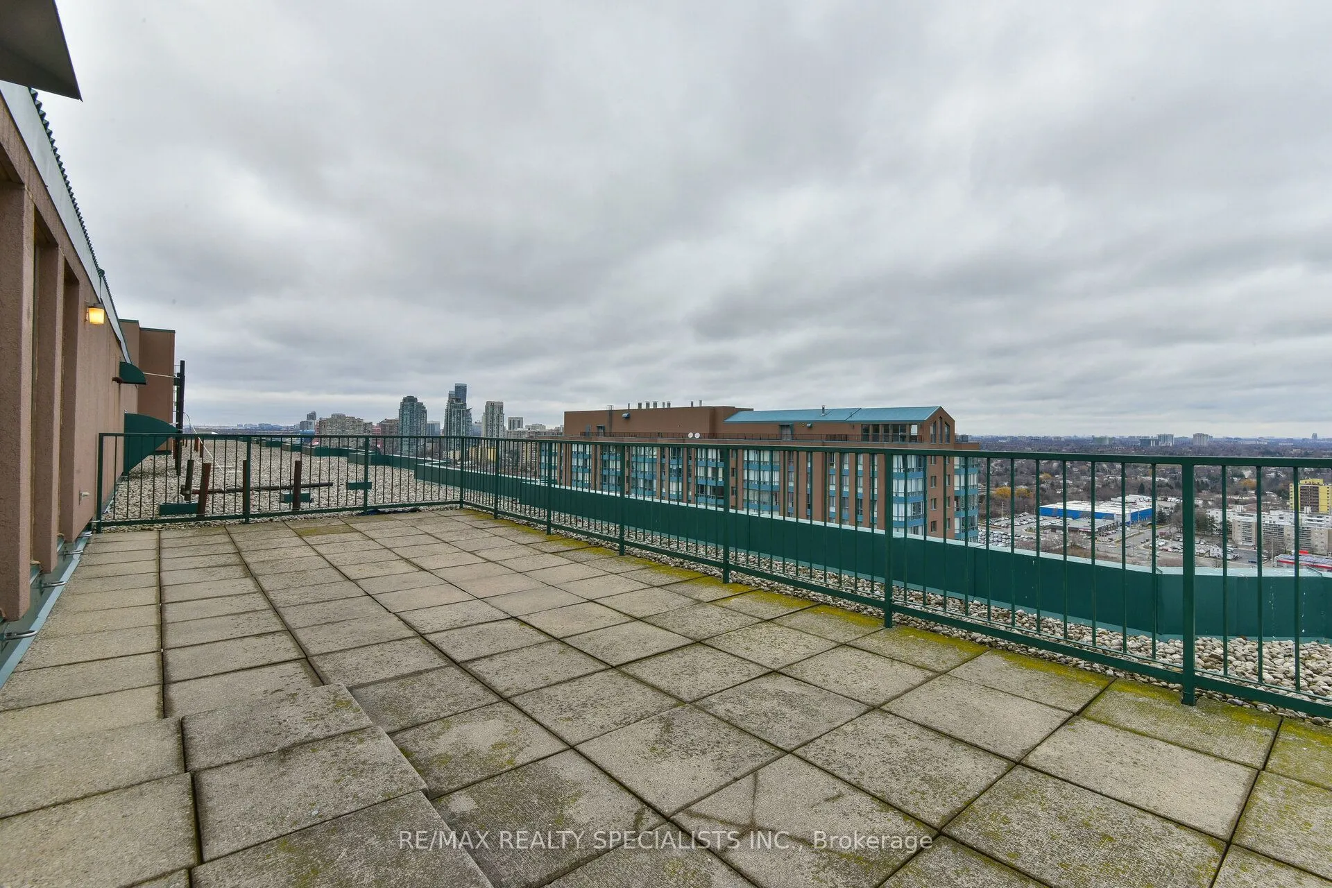 145 Hillcrest Avenue #813