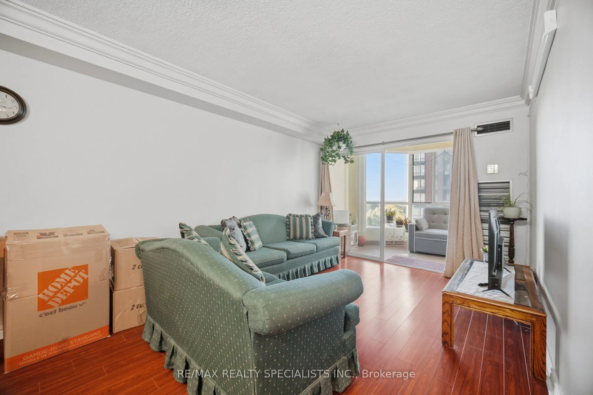 145 Hillcrest Avenue #813