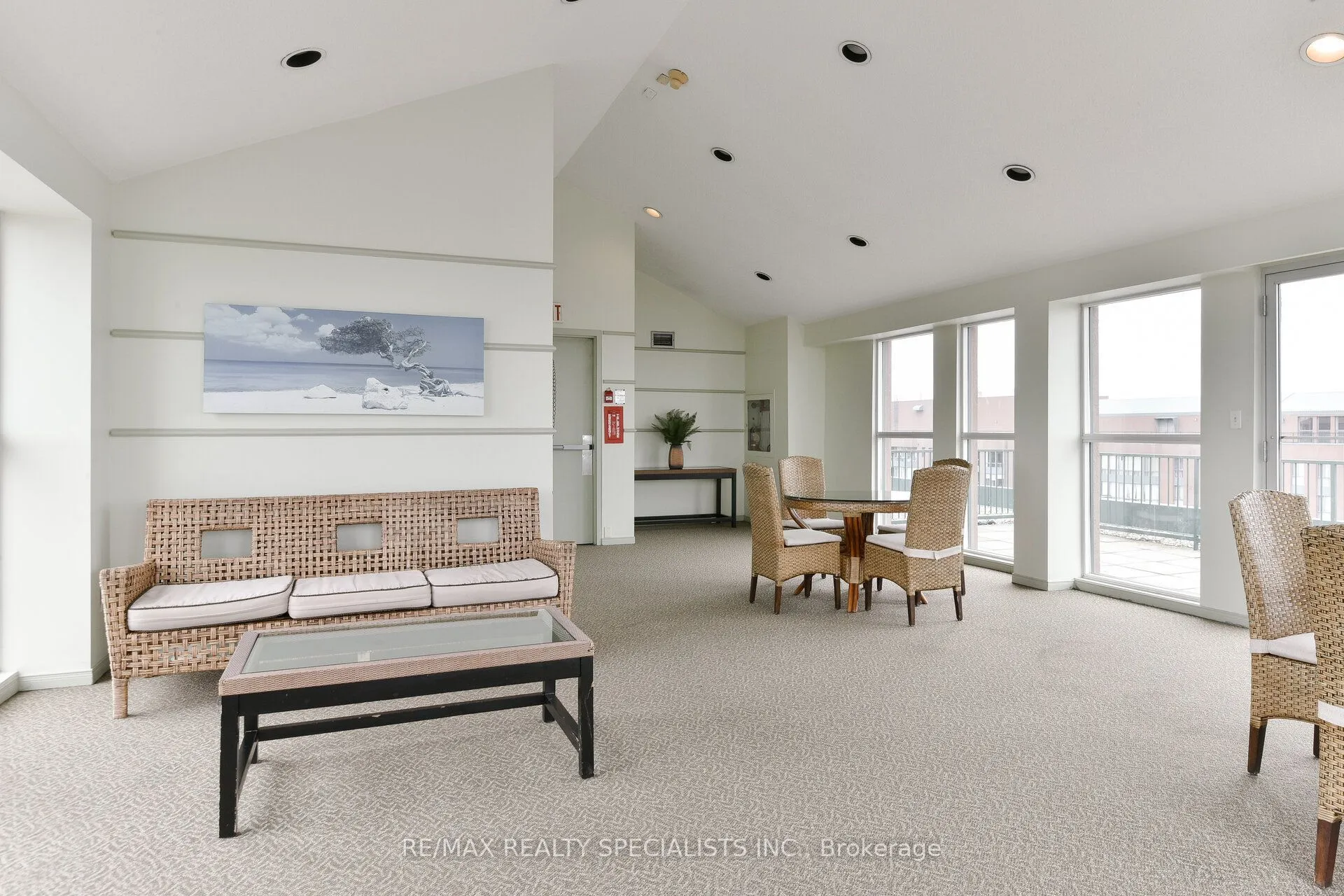 145 Hillcrest Avenue #813