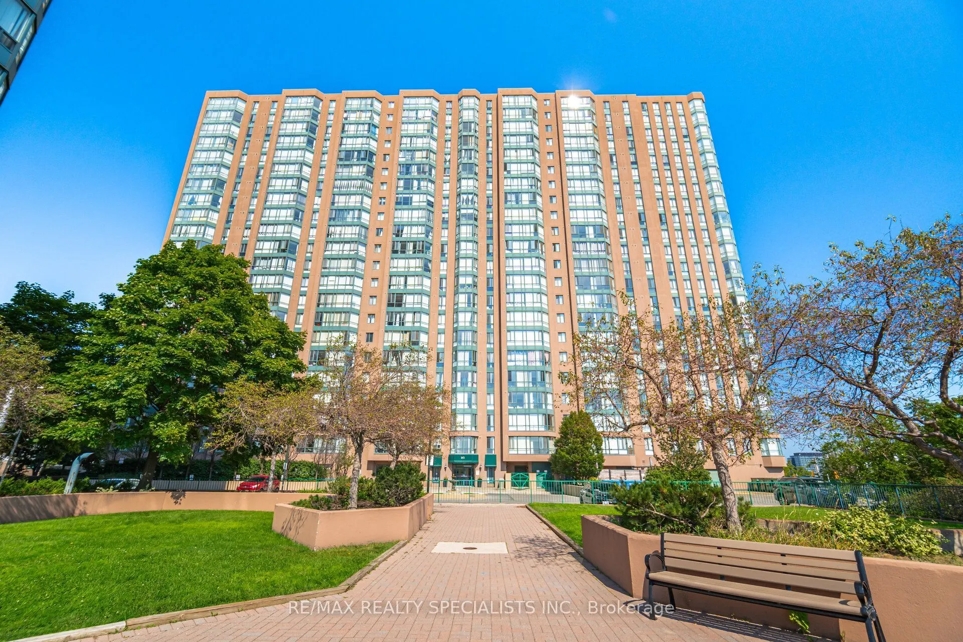 145 Hillcrest Avenue #813