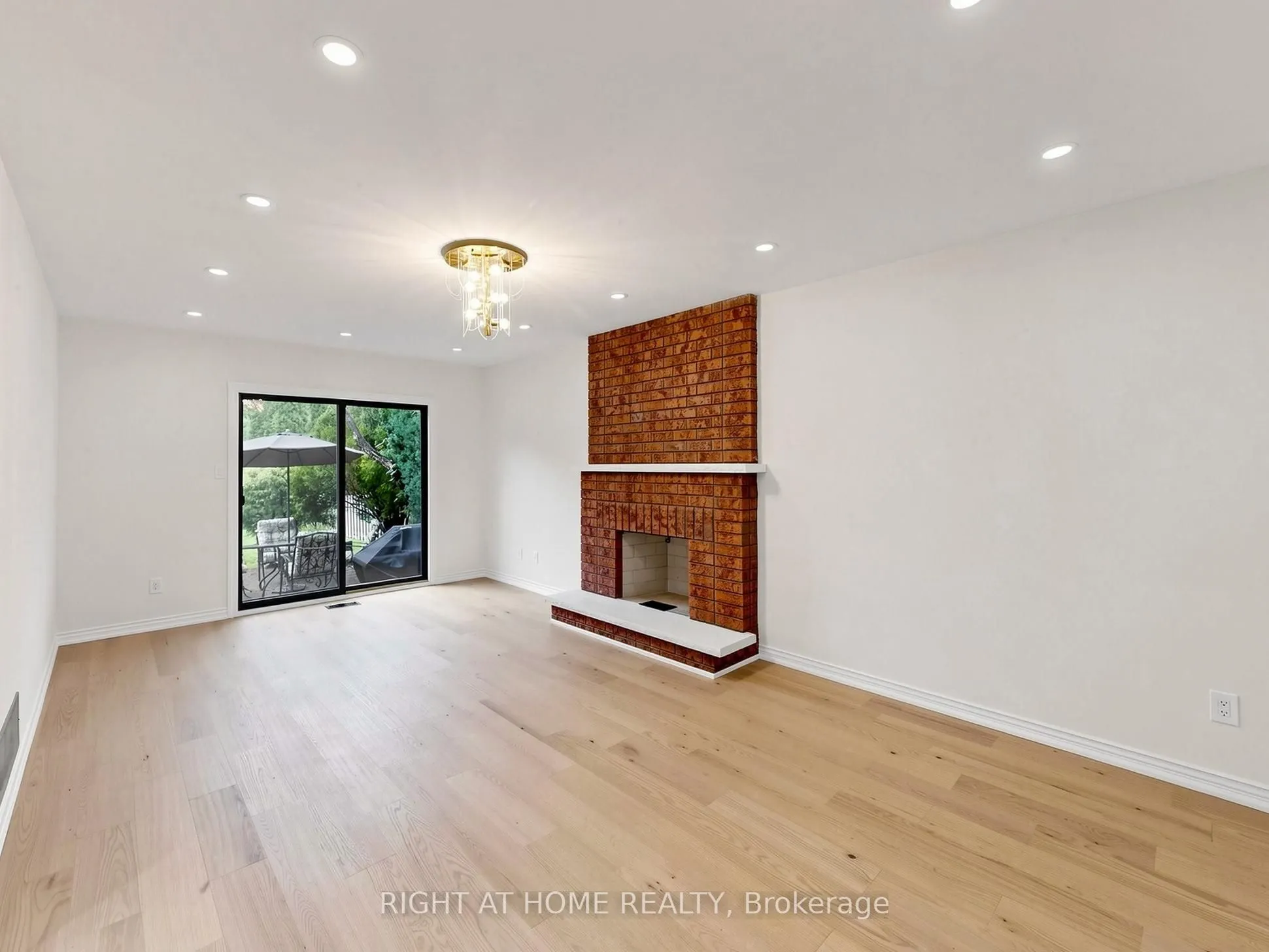2920 Kingsway Drive