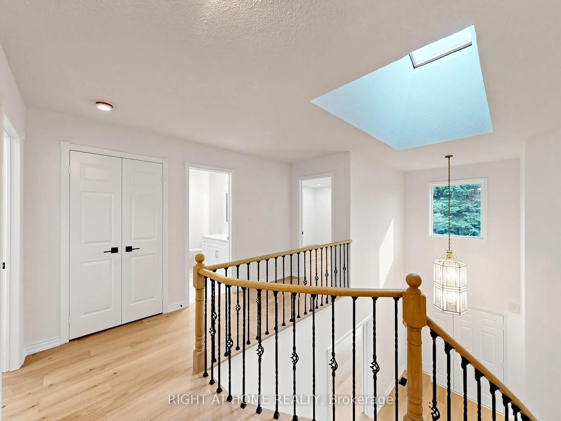 2920 Kingsway Drive