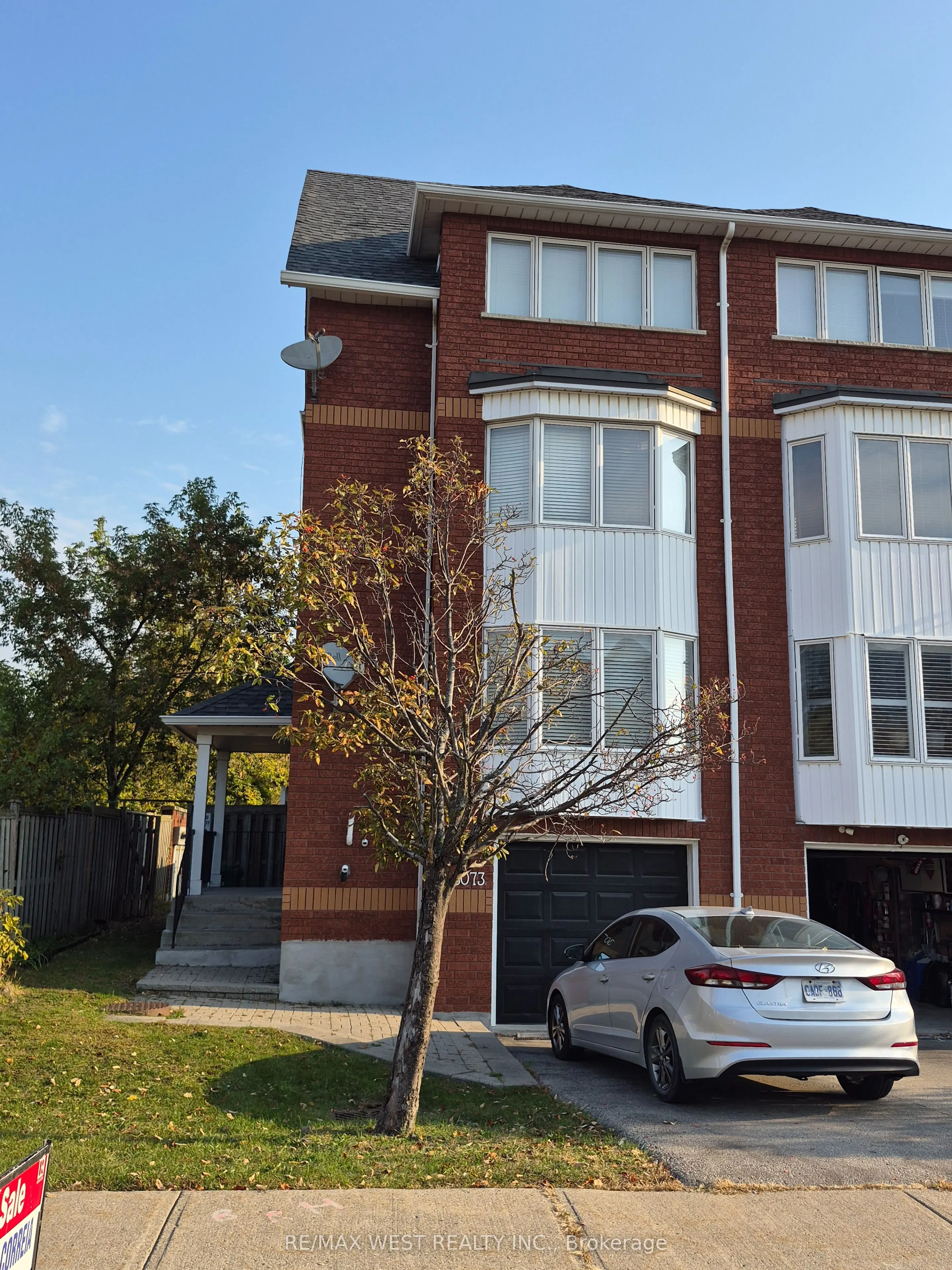 3073 Cook Street #27