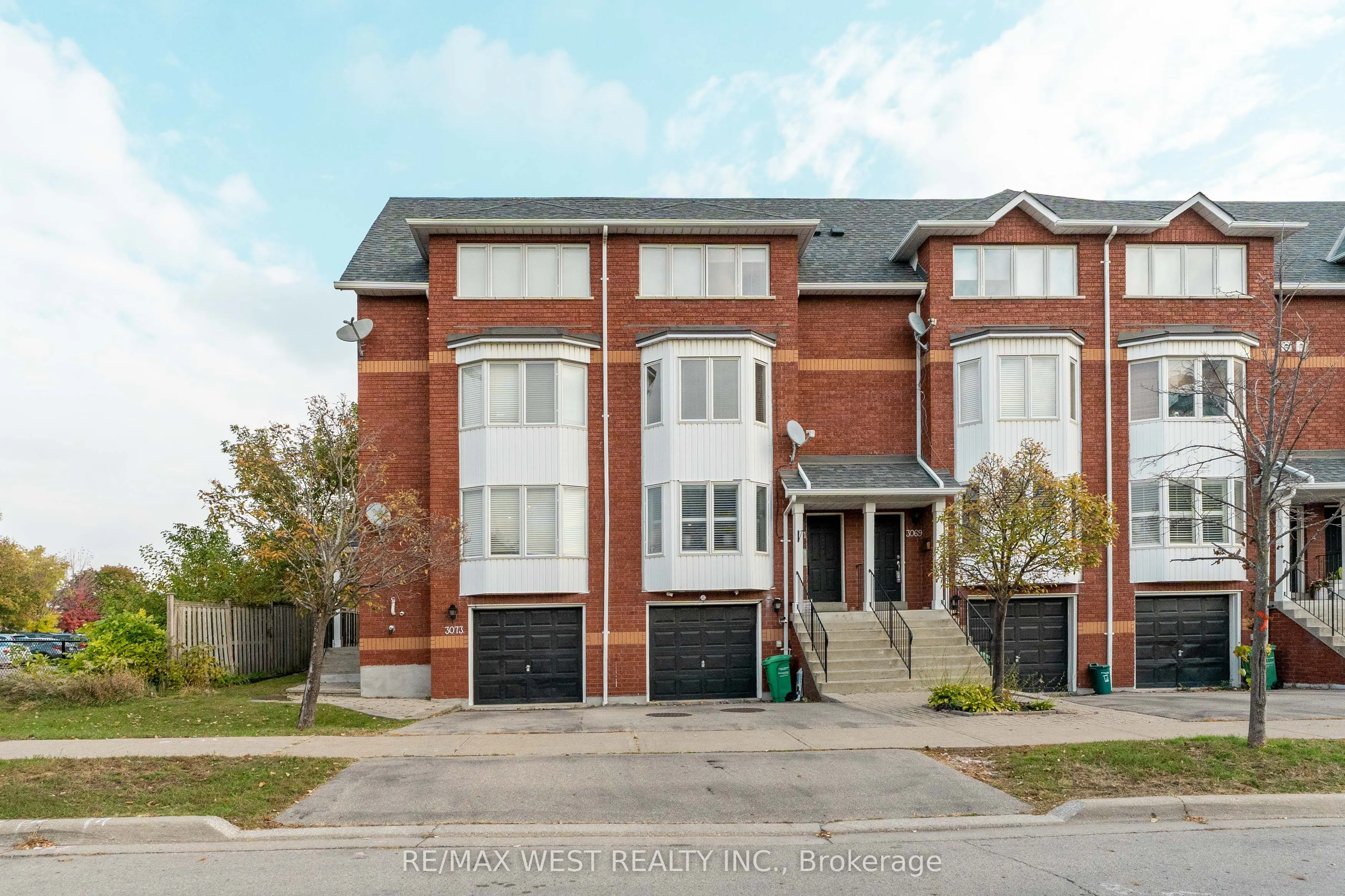 3073 Cook Street #27