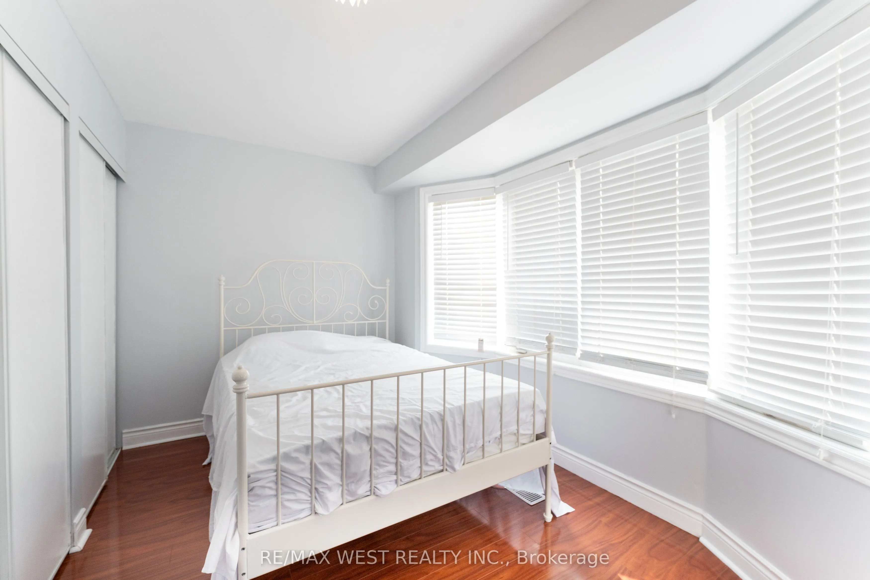 3073 Cook Street #27