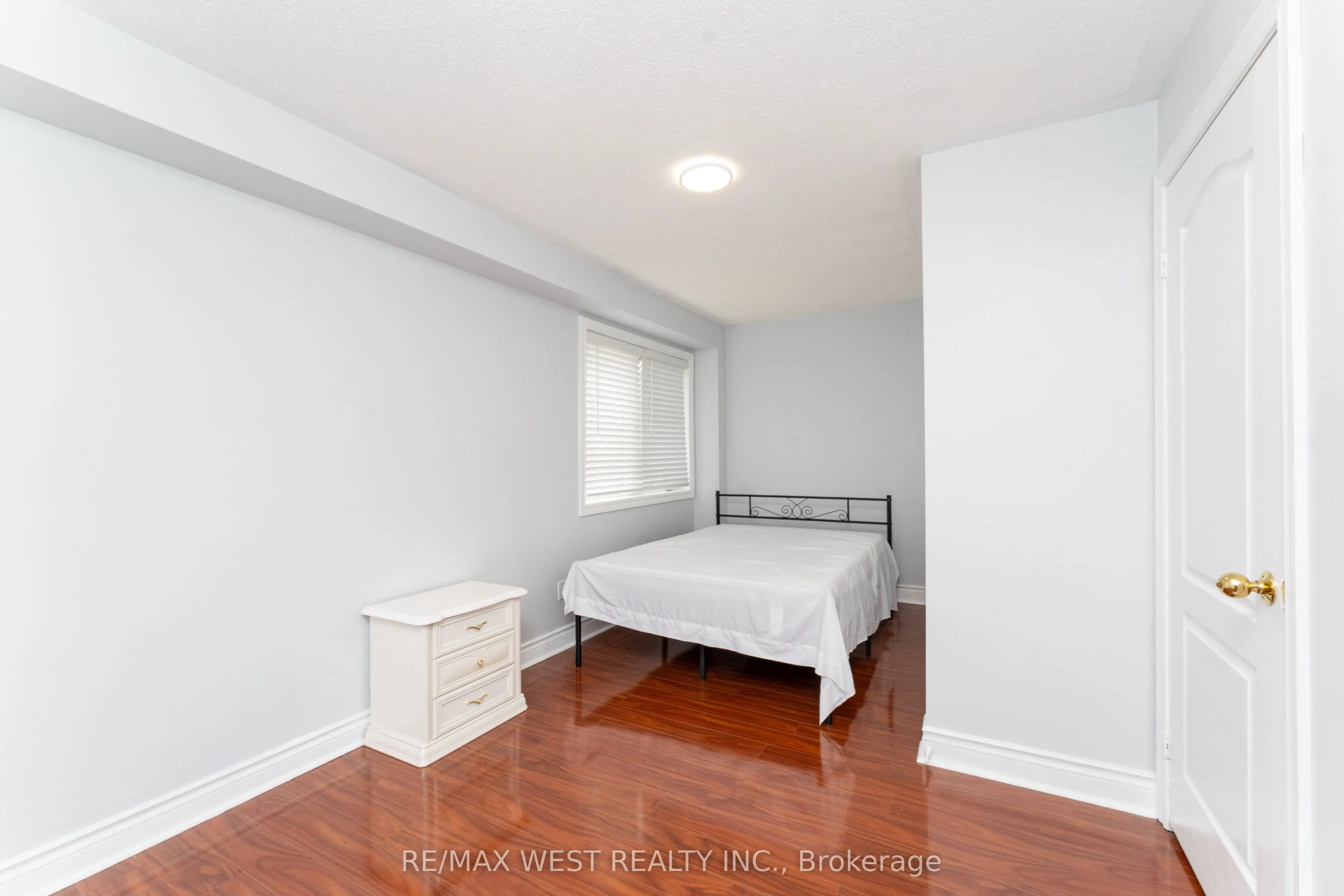 3073 Cook Street #27