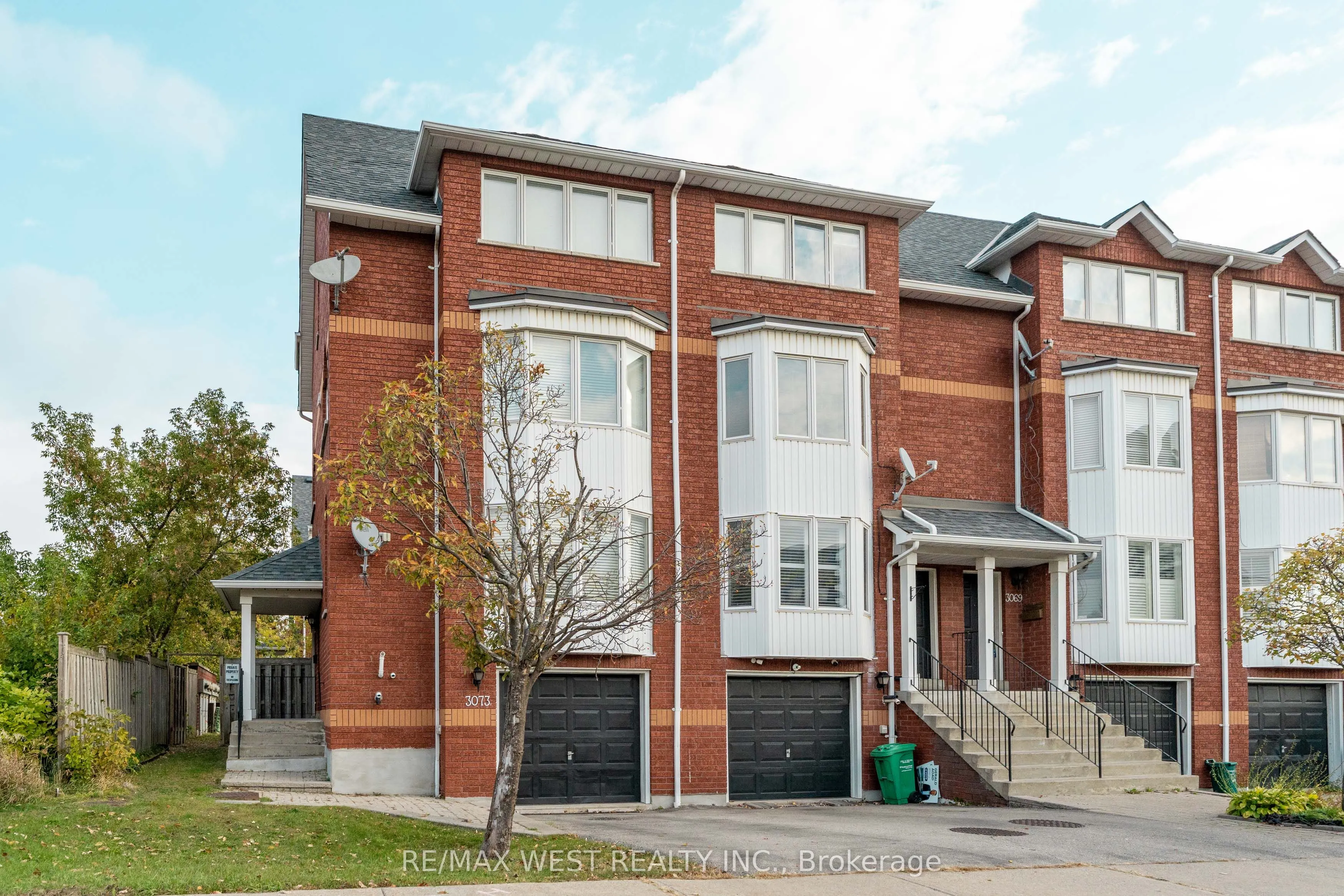 3073 Cook Street #27