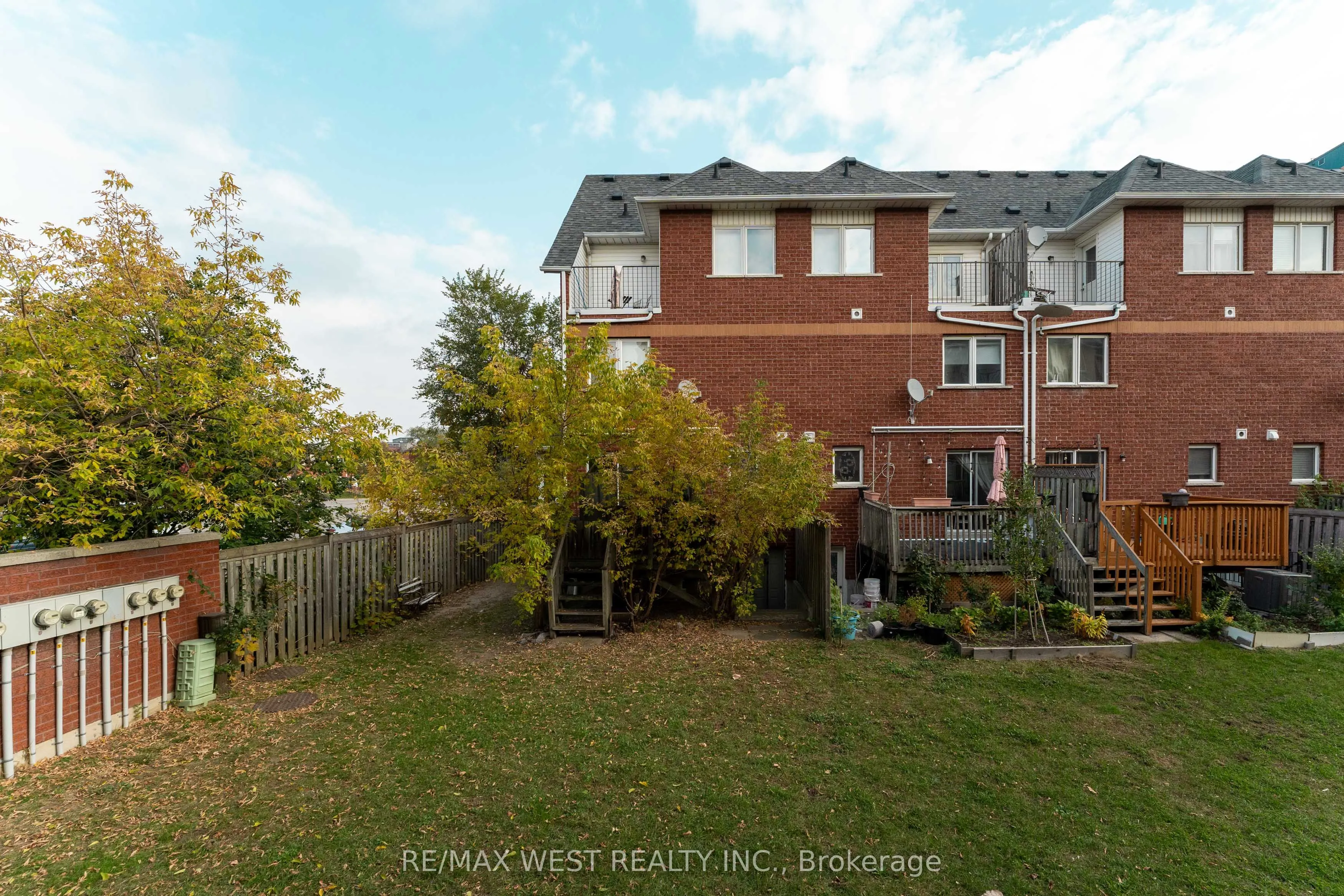 3073 Cook Street #27