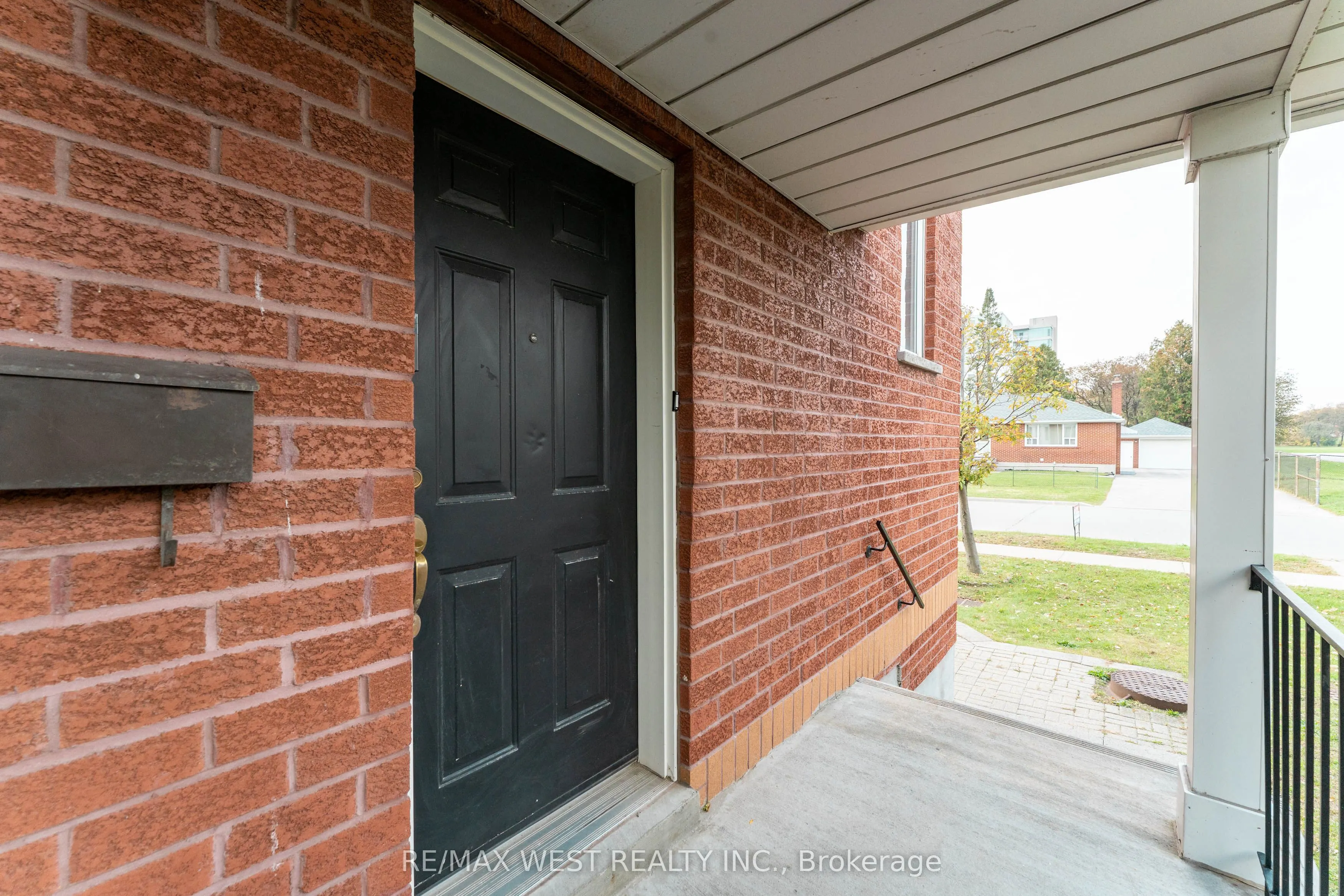 3073 Cook Street #27