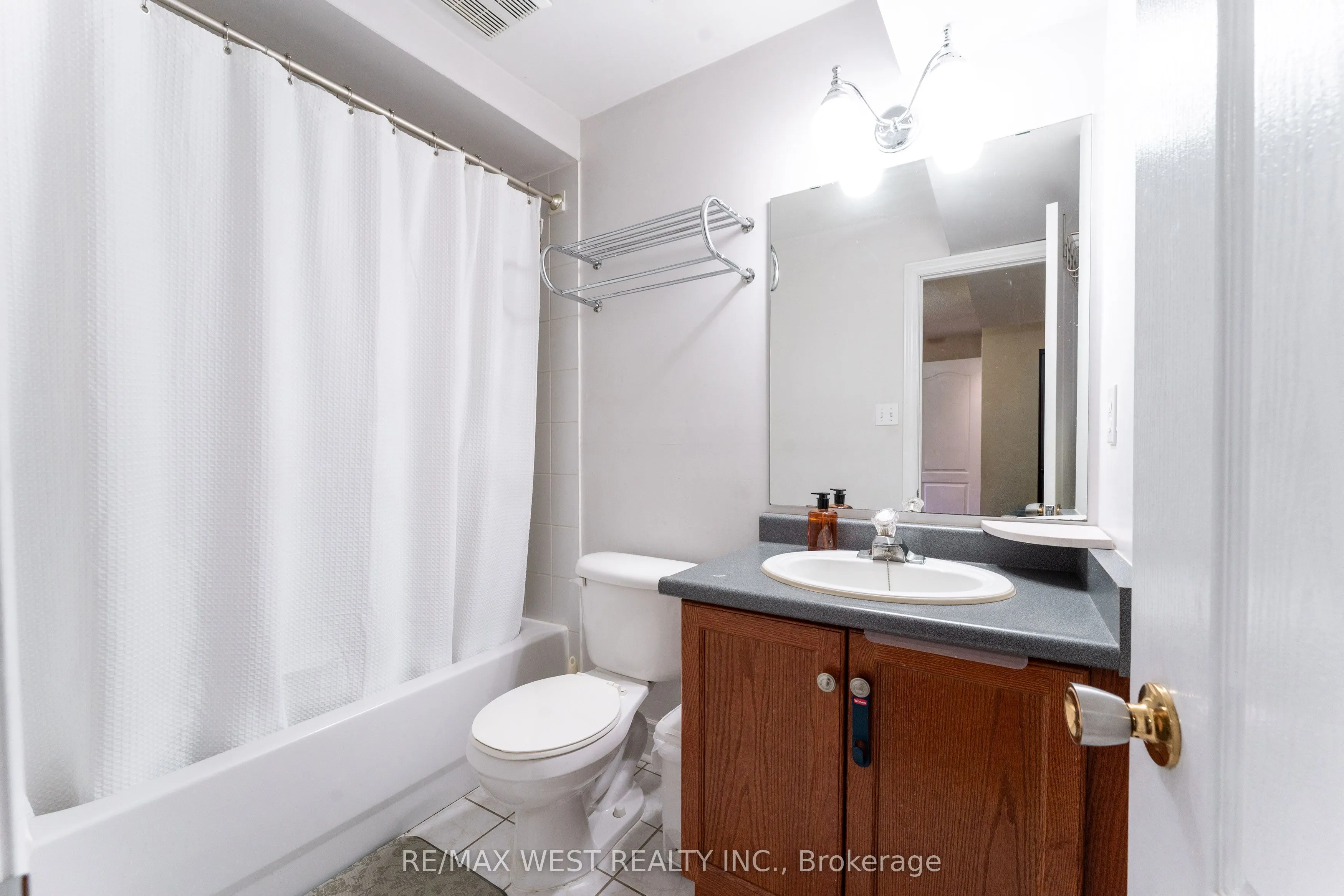 3073 Cook Street #27