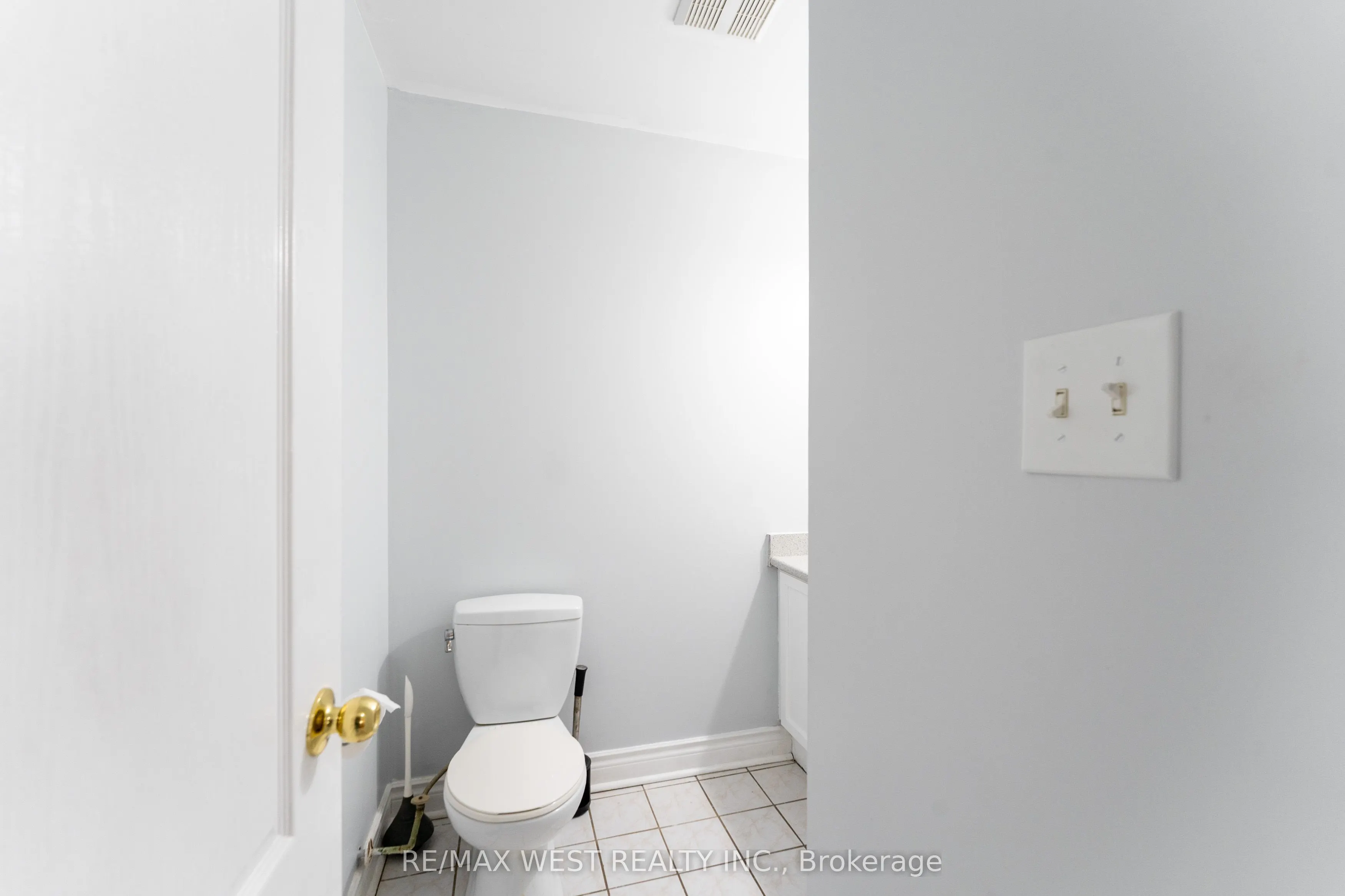 3073 Cook Street #27