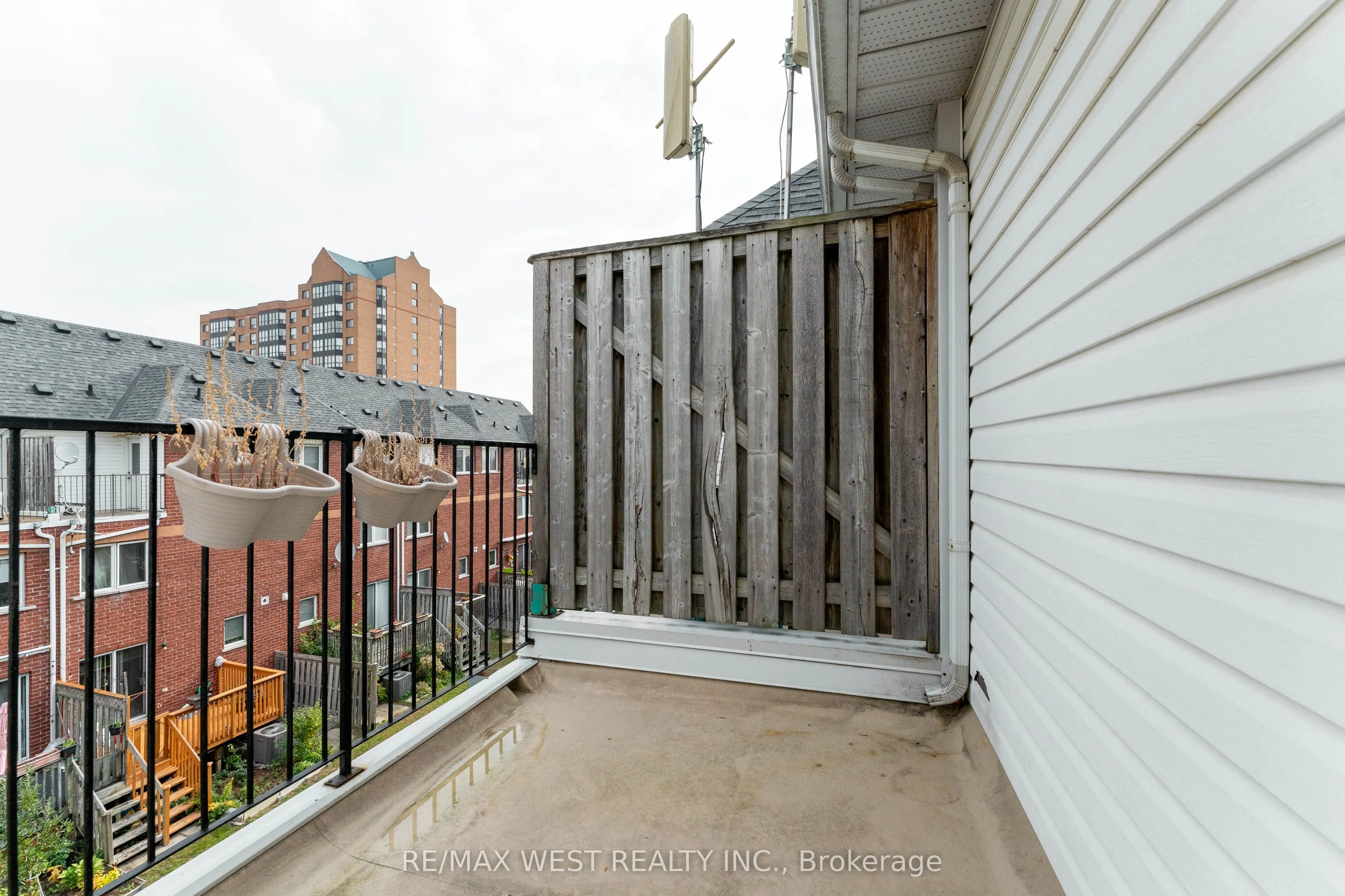 3073 Cook Street #27
