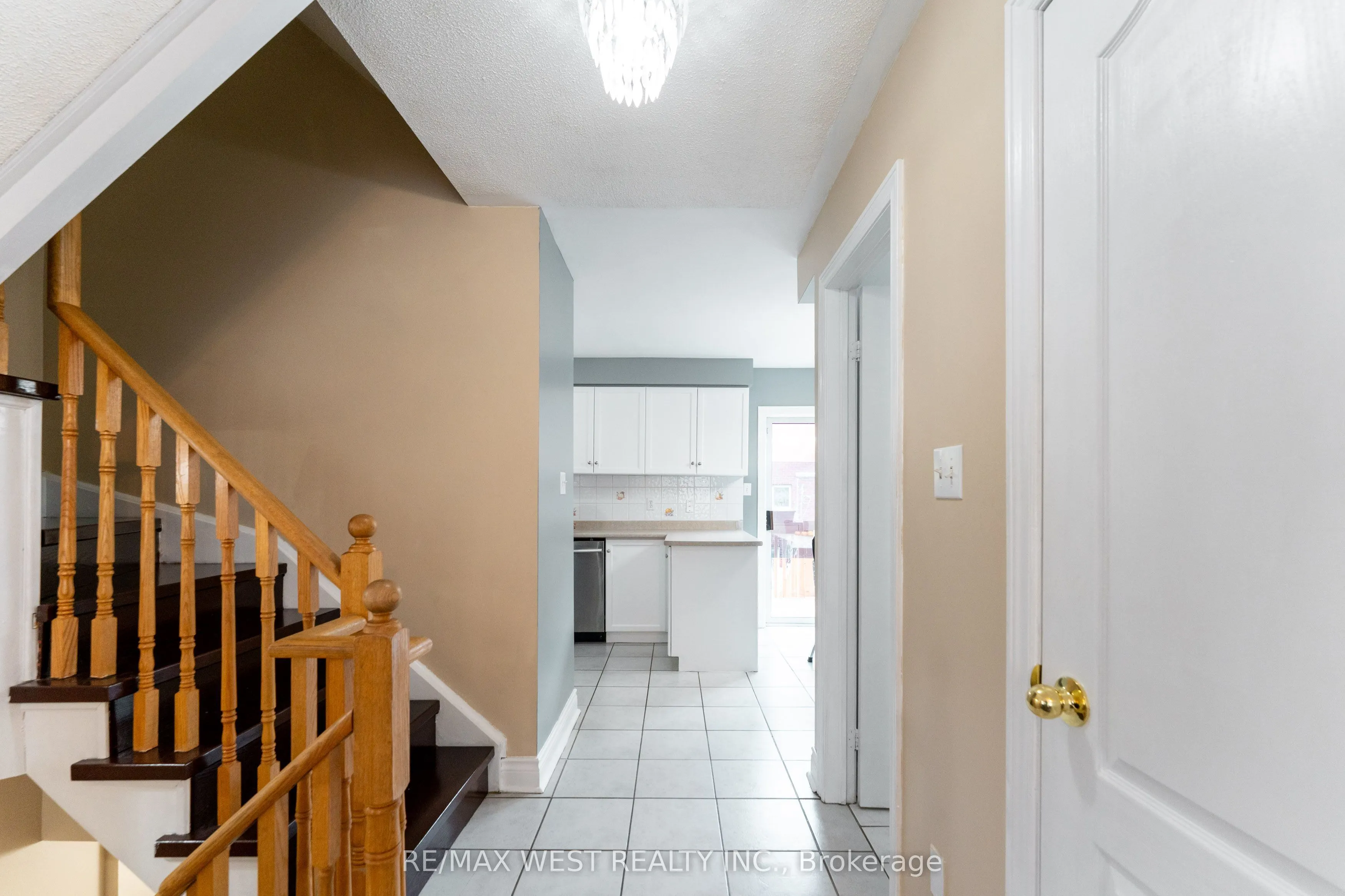 3073 Cook Street #27