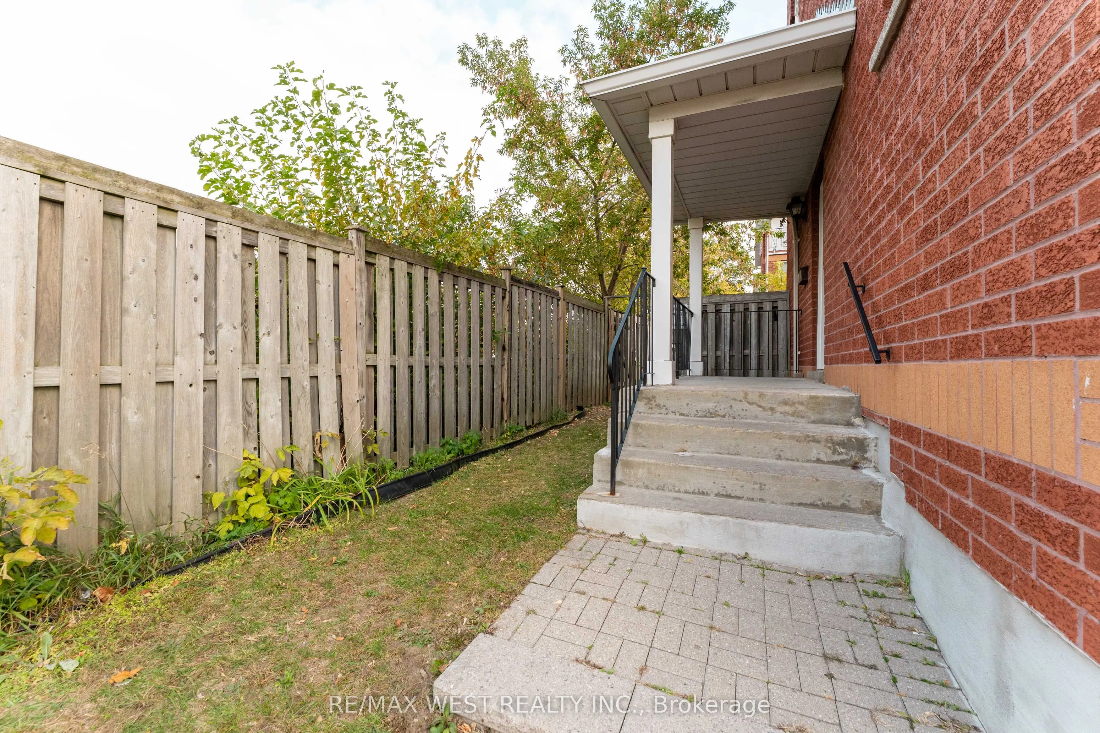 3073 Cook Street #27