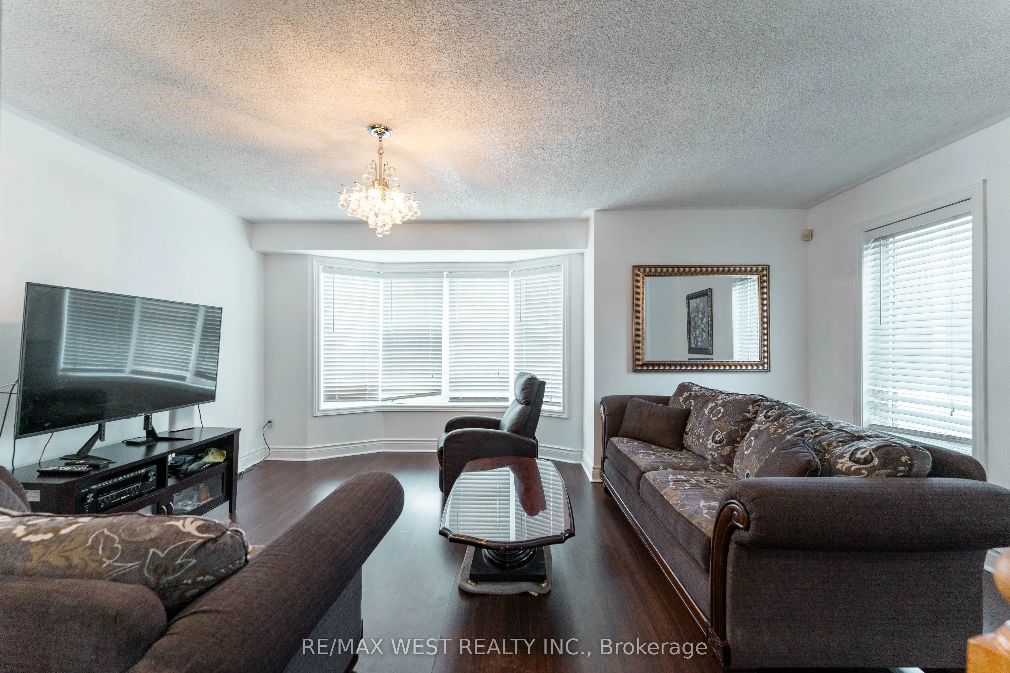 3073 Cook Street #27