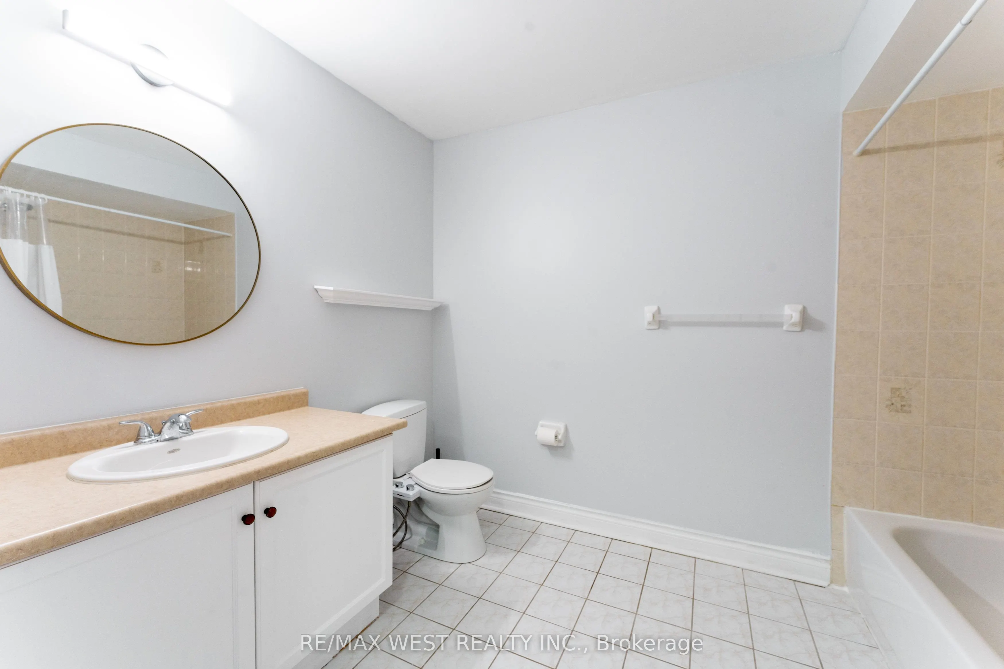3073 Cook Street #27