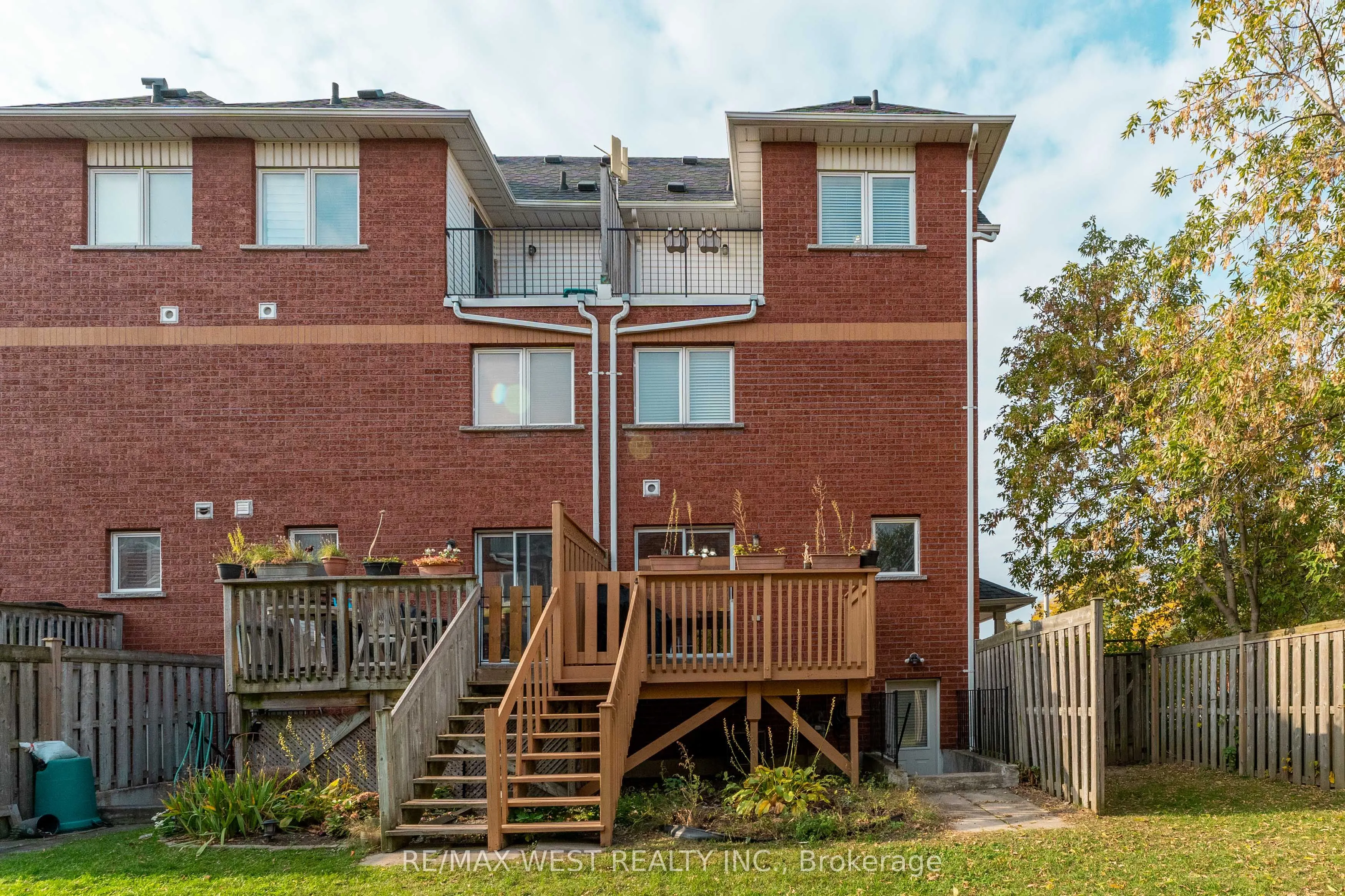 3073 Cook Street #27