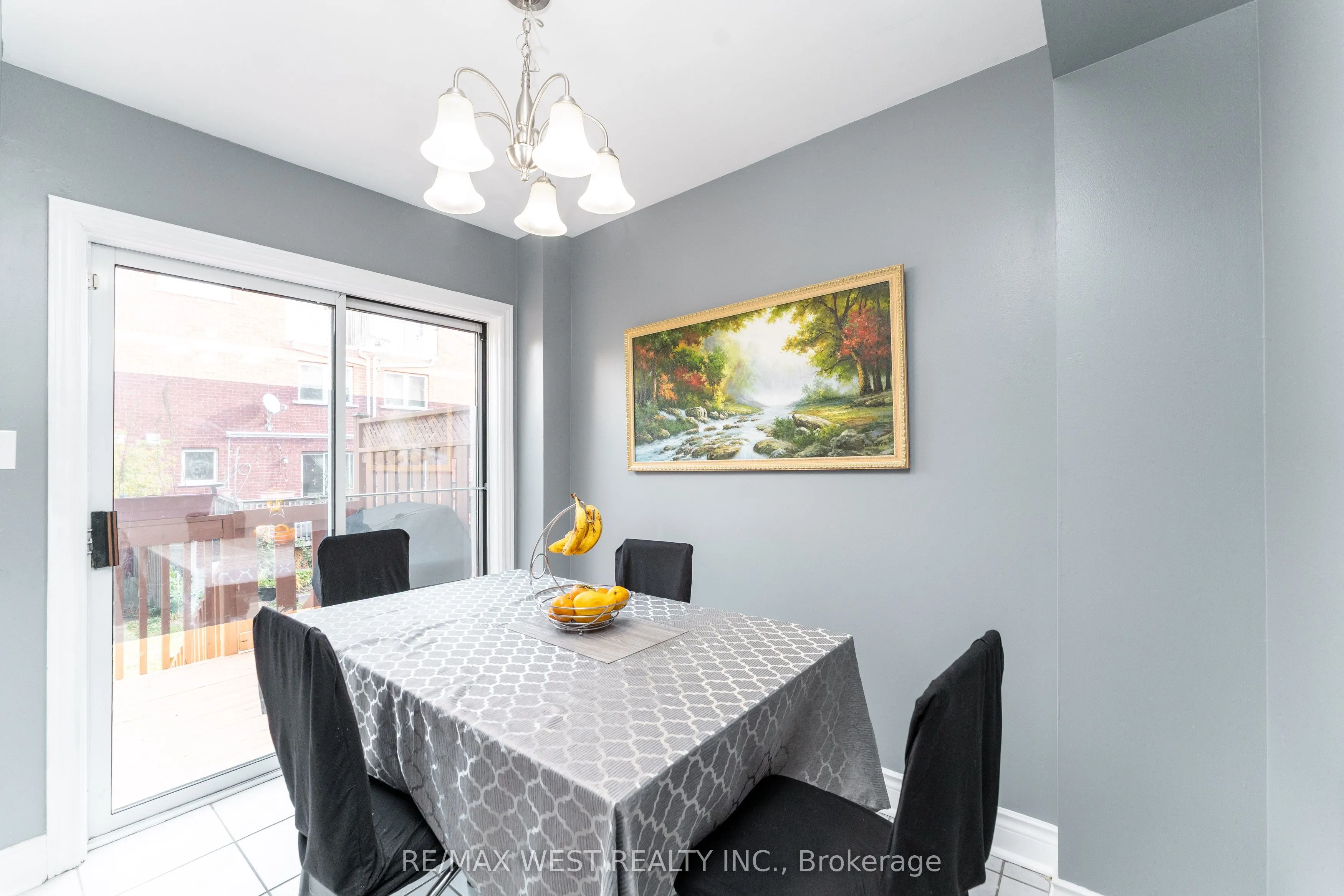 3073 Cook Street #27