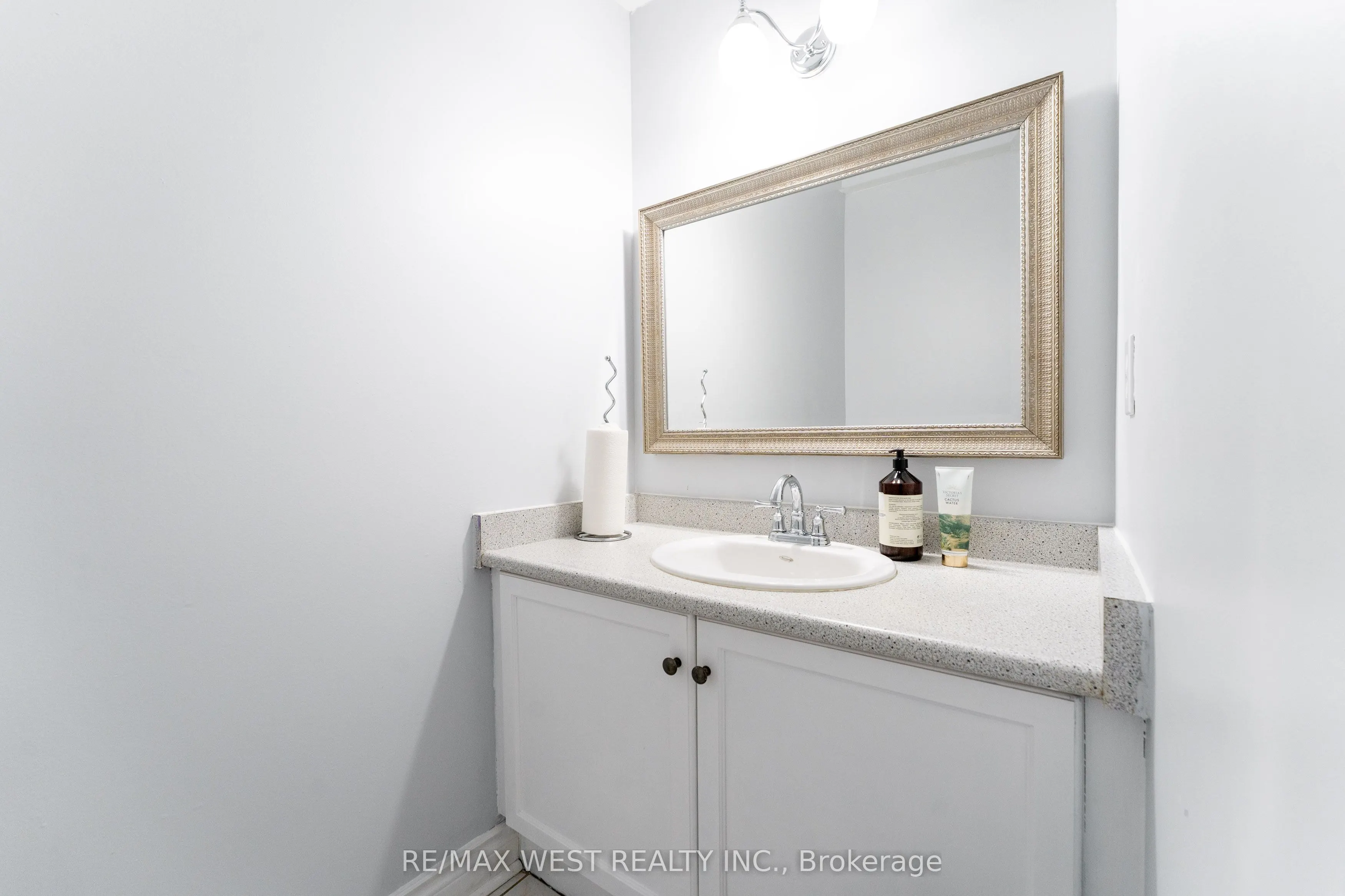 3073 Cook Street #27