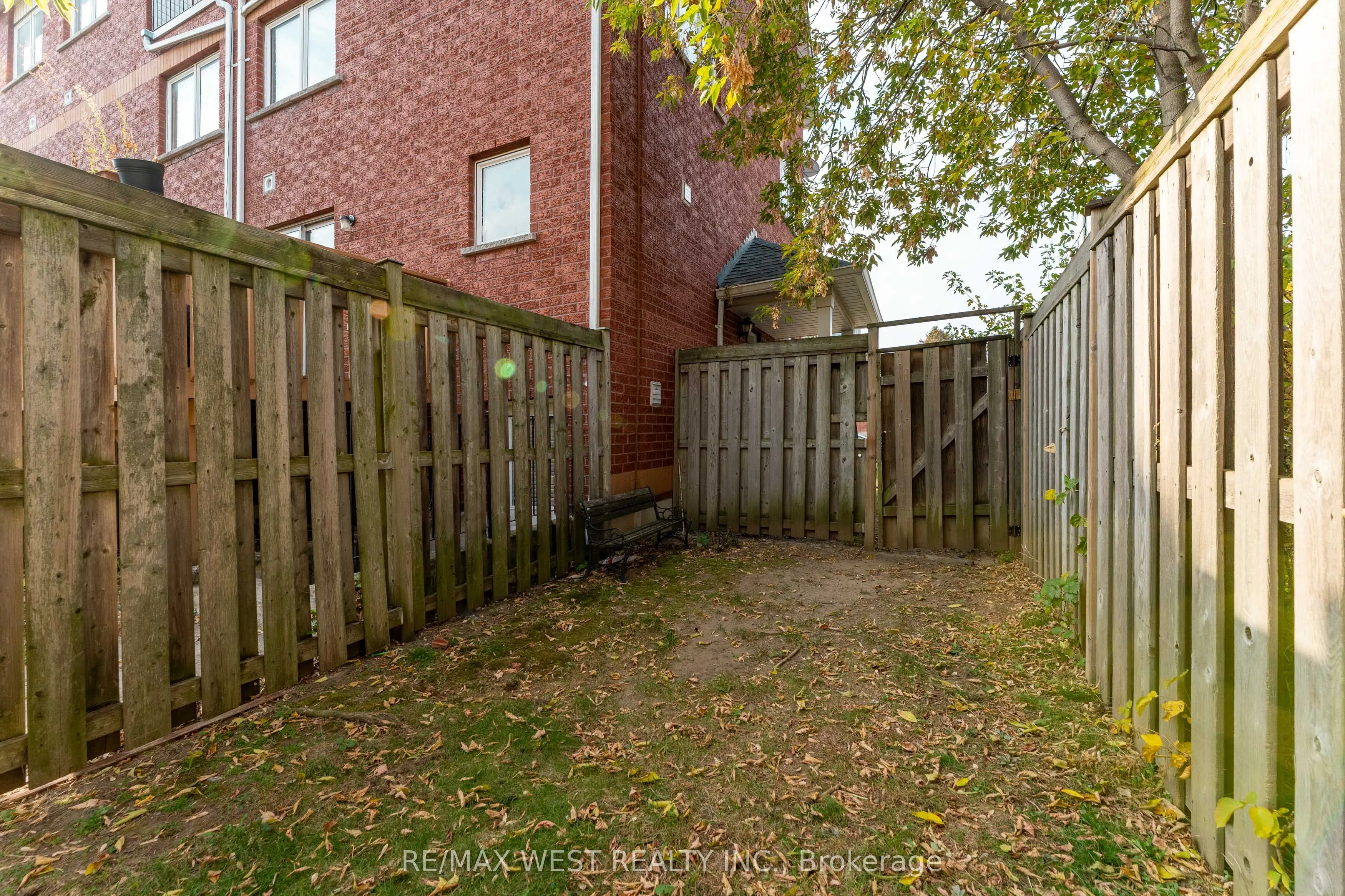 3073 Cook Street #27