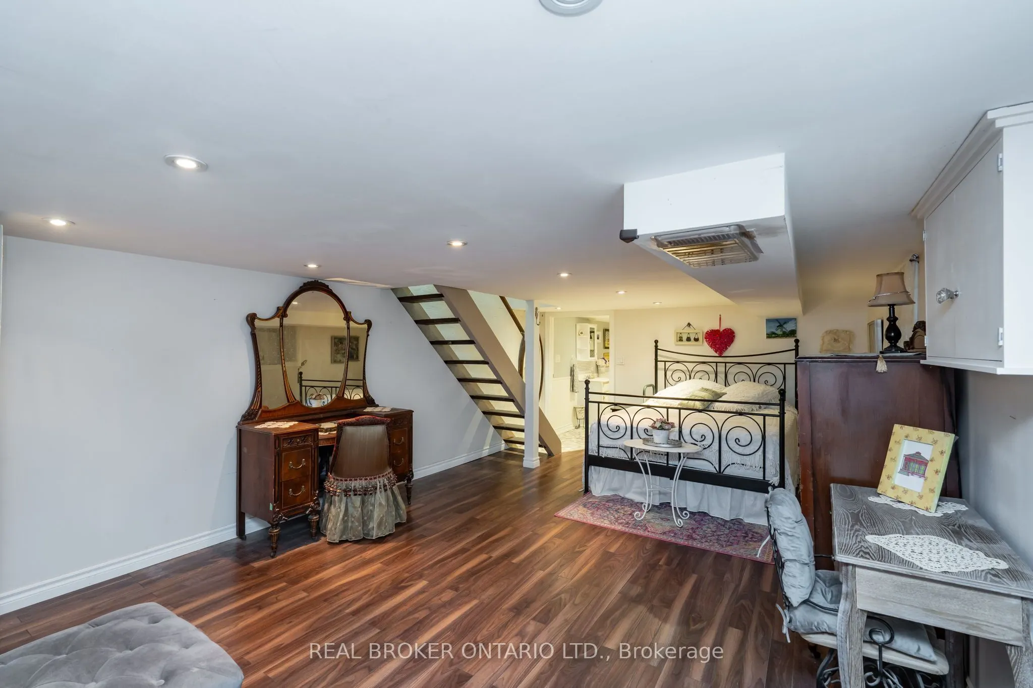 253 Bartlett Avenue