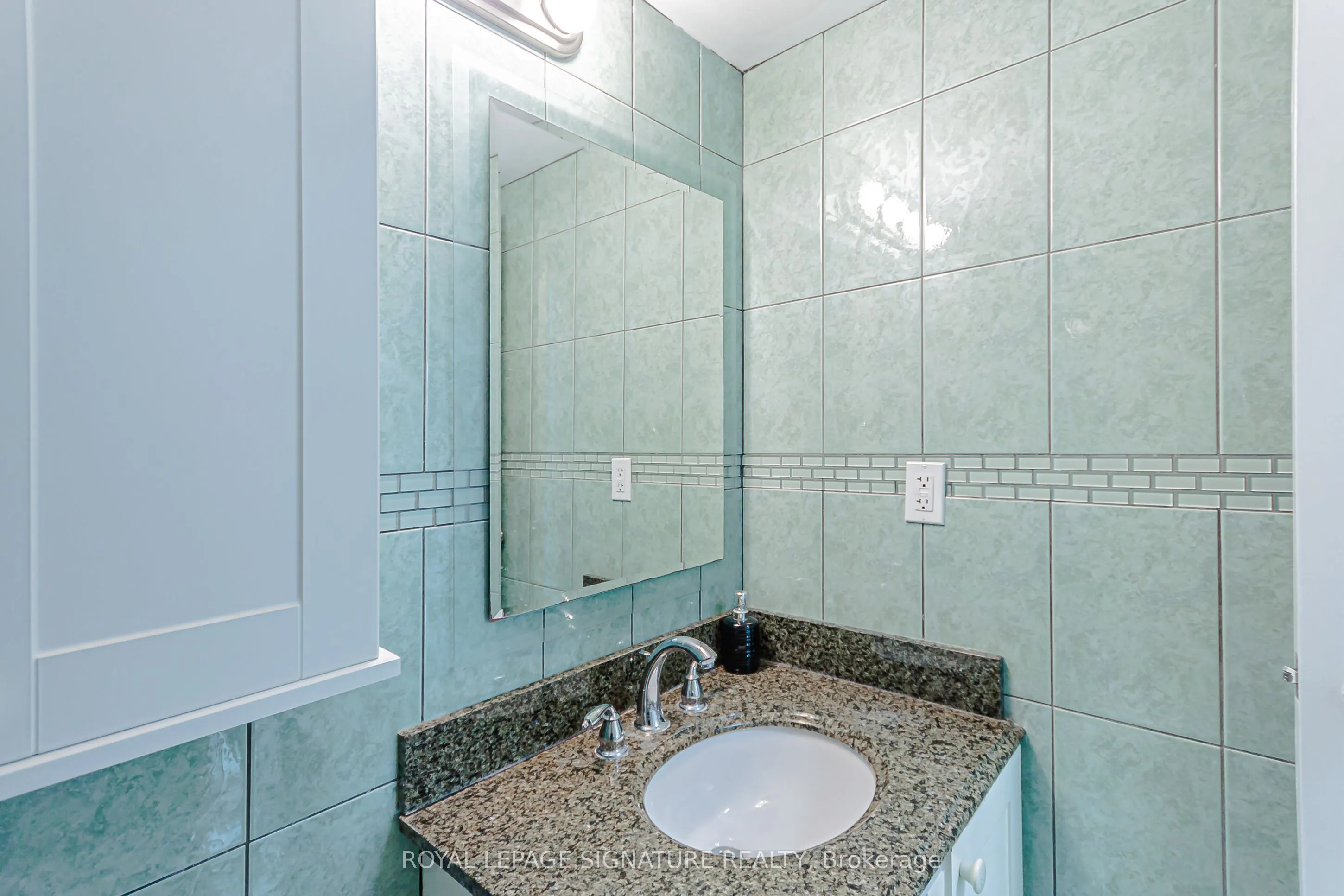50 Quebec Avenue #2205