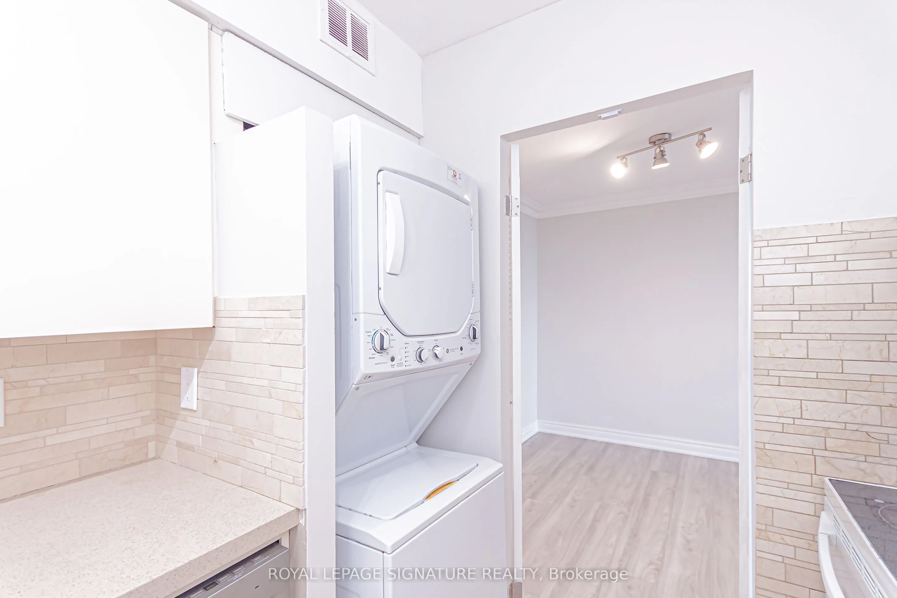 50 Quebec Avenue #2205