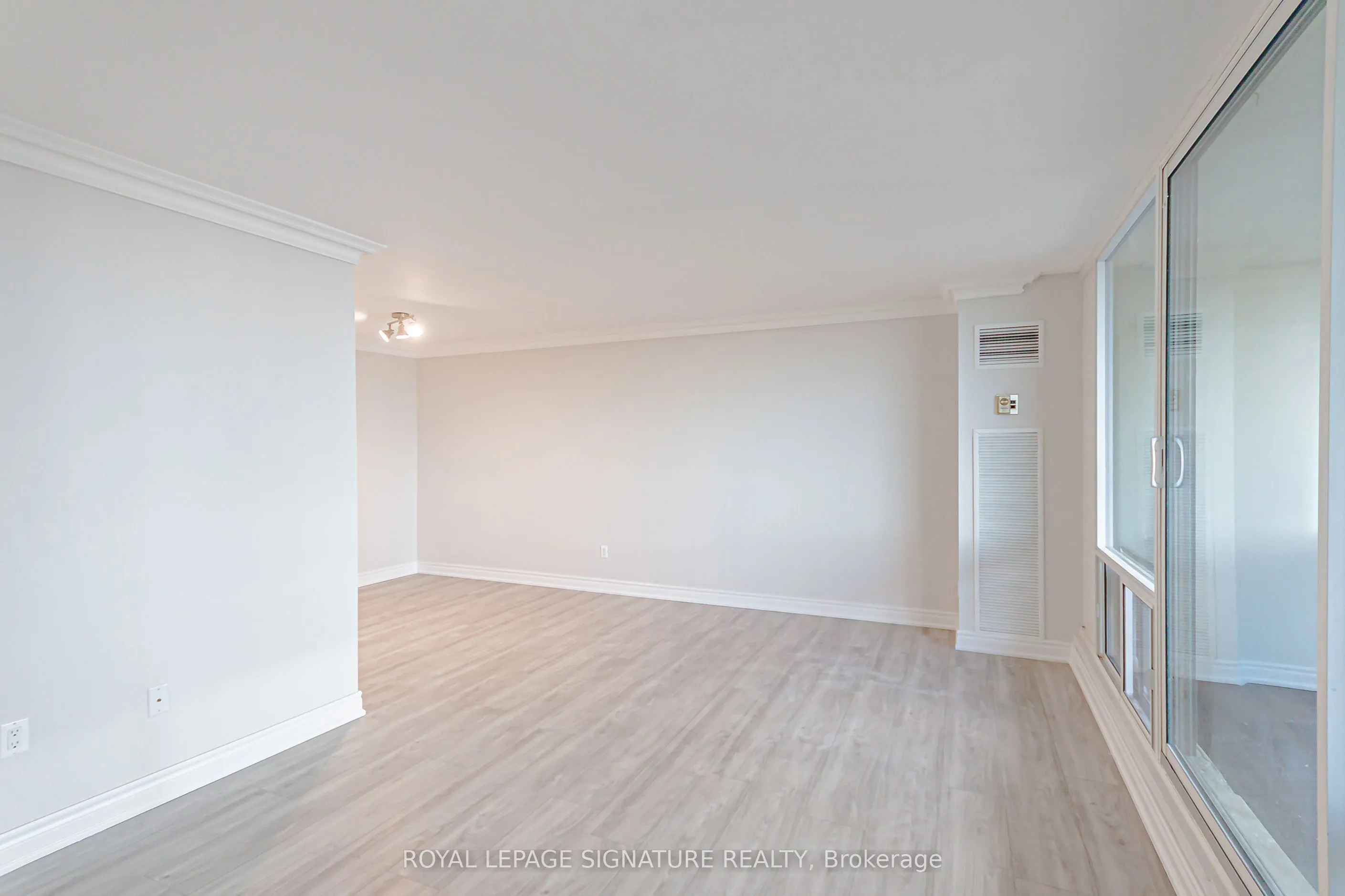 50 Quebec Avenue #2205