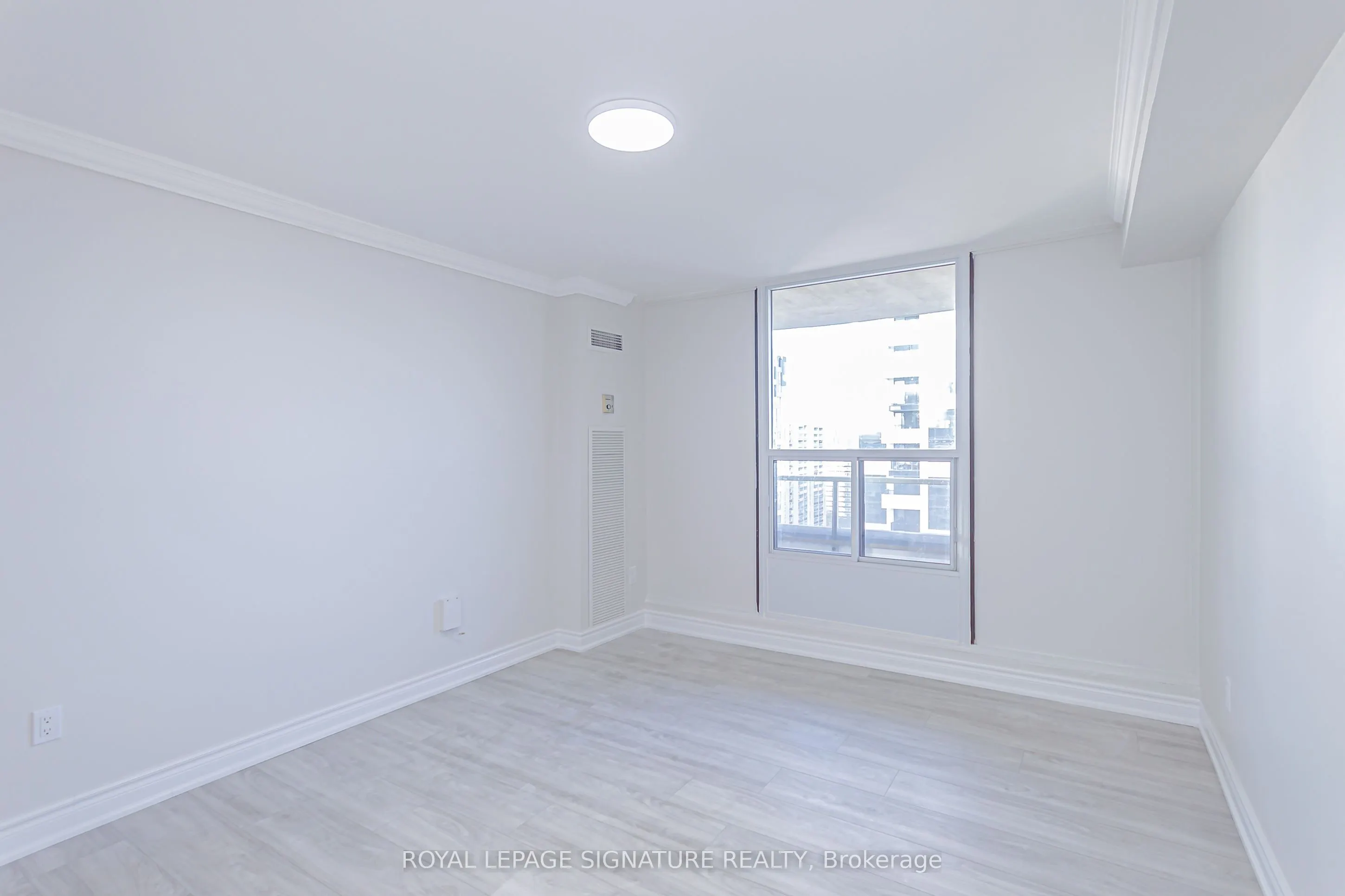 50 Quebec Avenue #2205