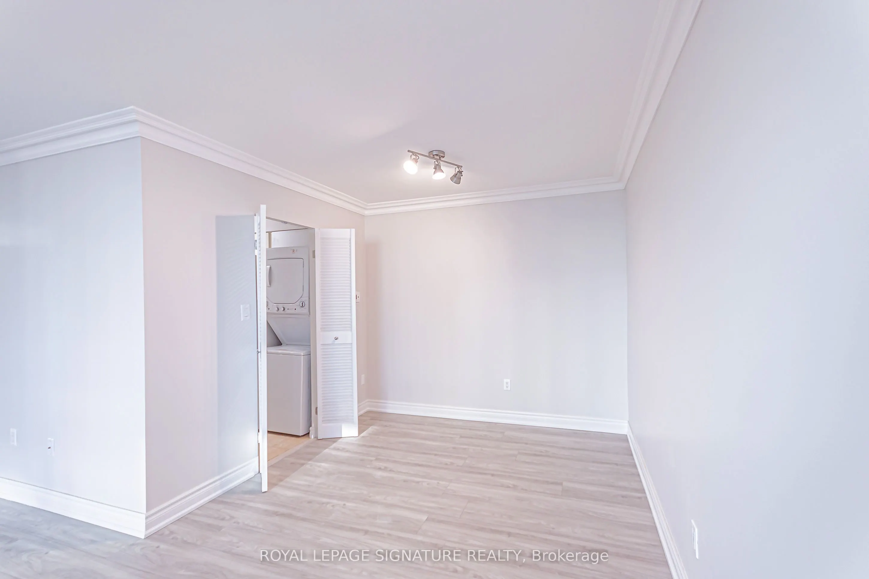 50 Quebec Avenue #2205