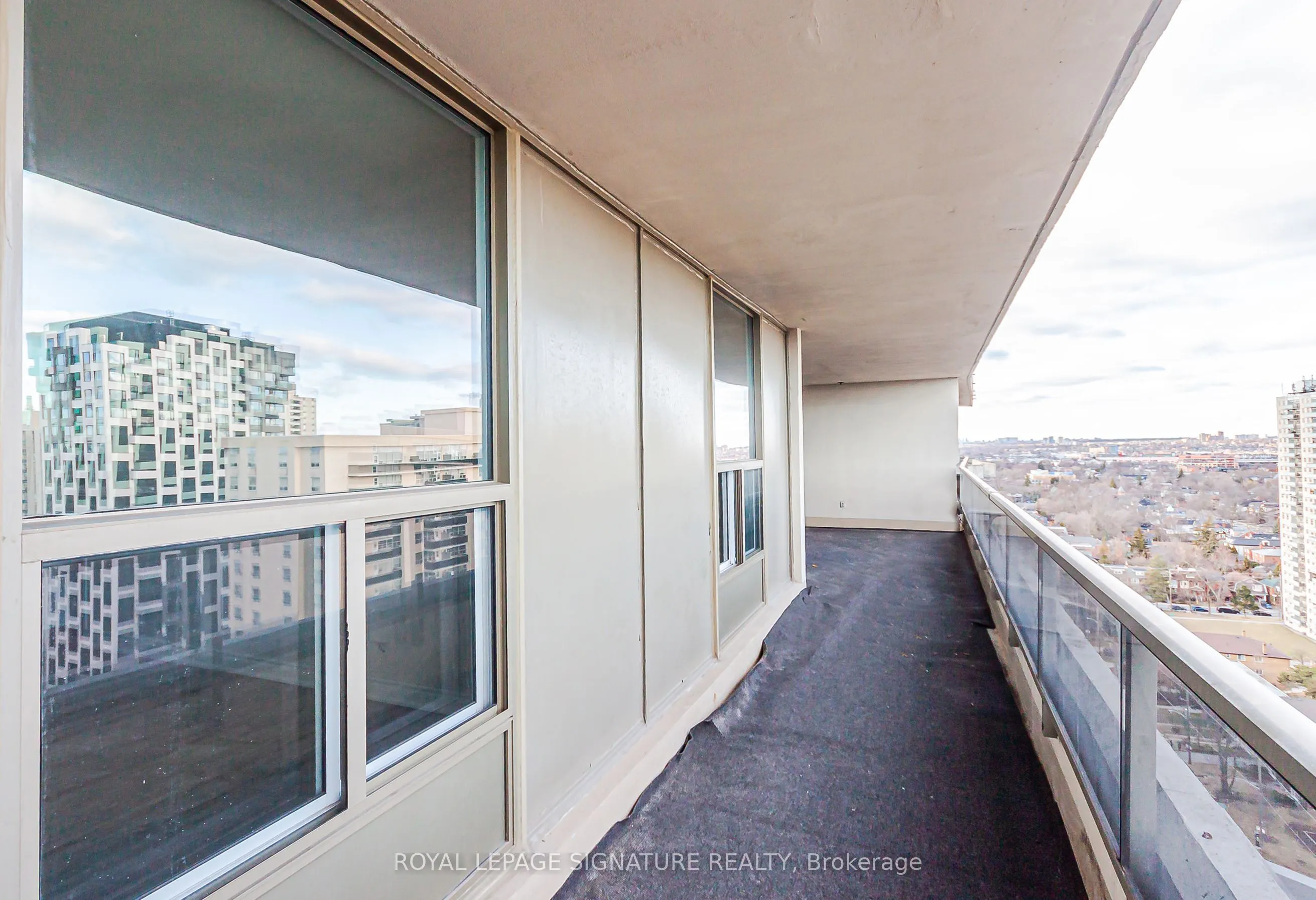 50 Quebec Avenue #2205