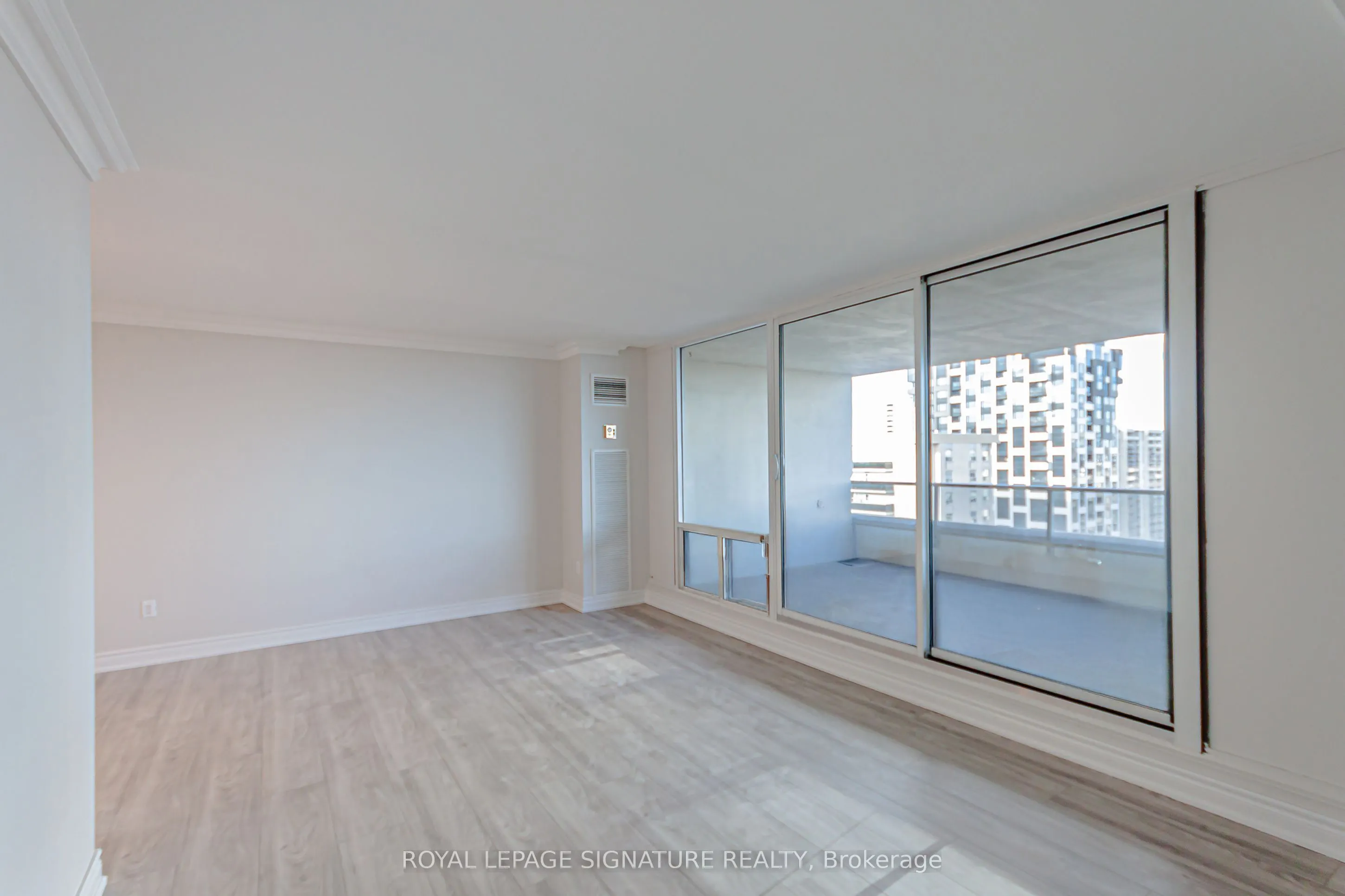 50 Quebec Avenue #2205