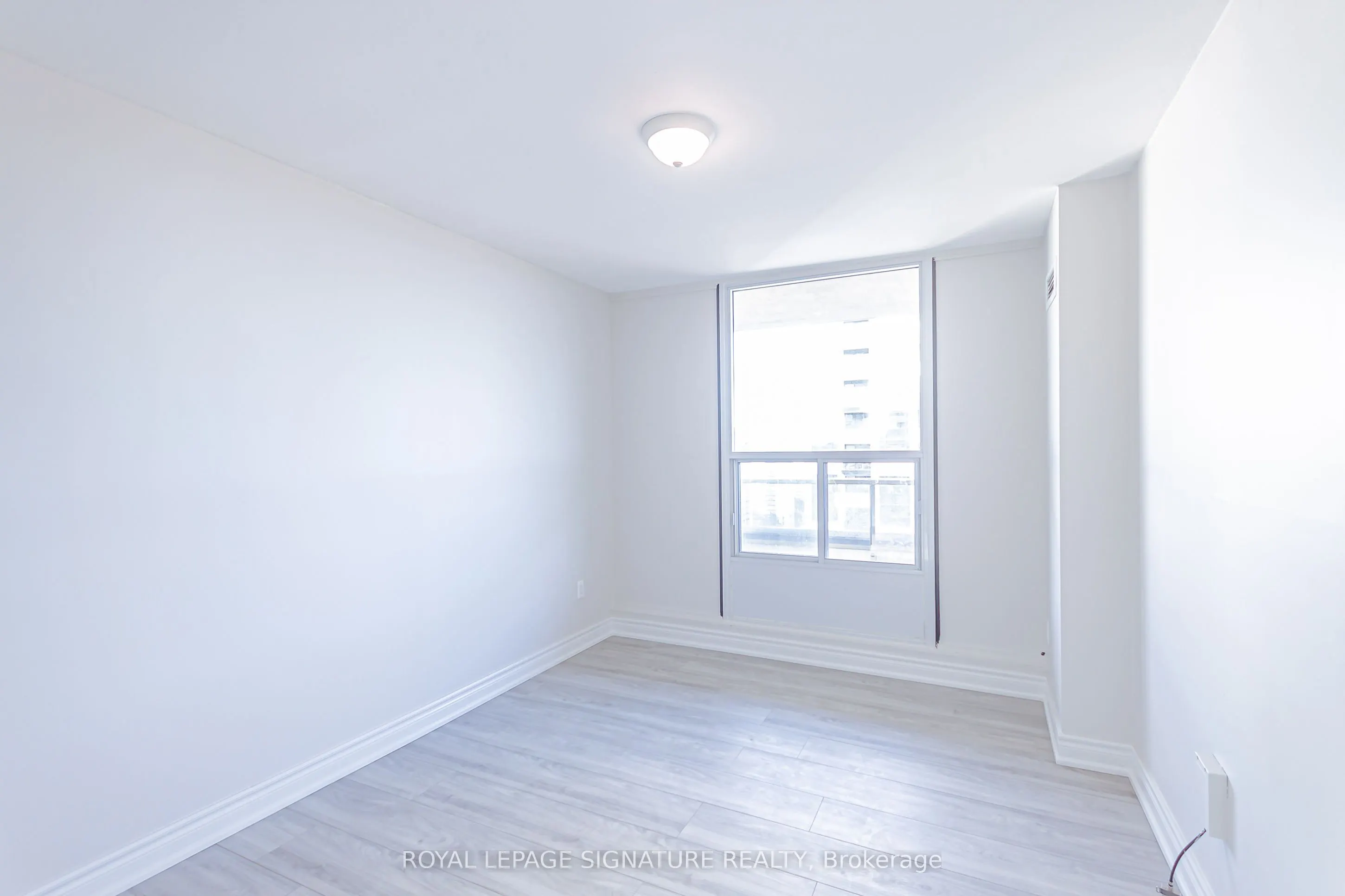 50 Quebec Avenue #2205