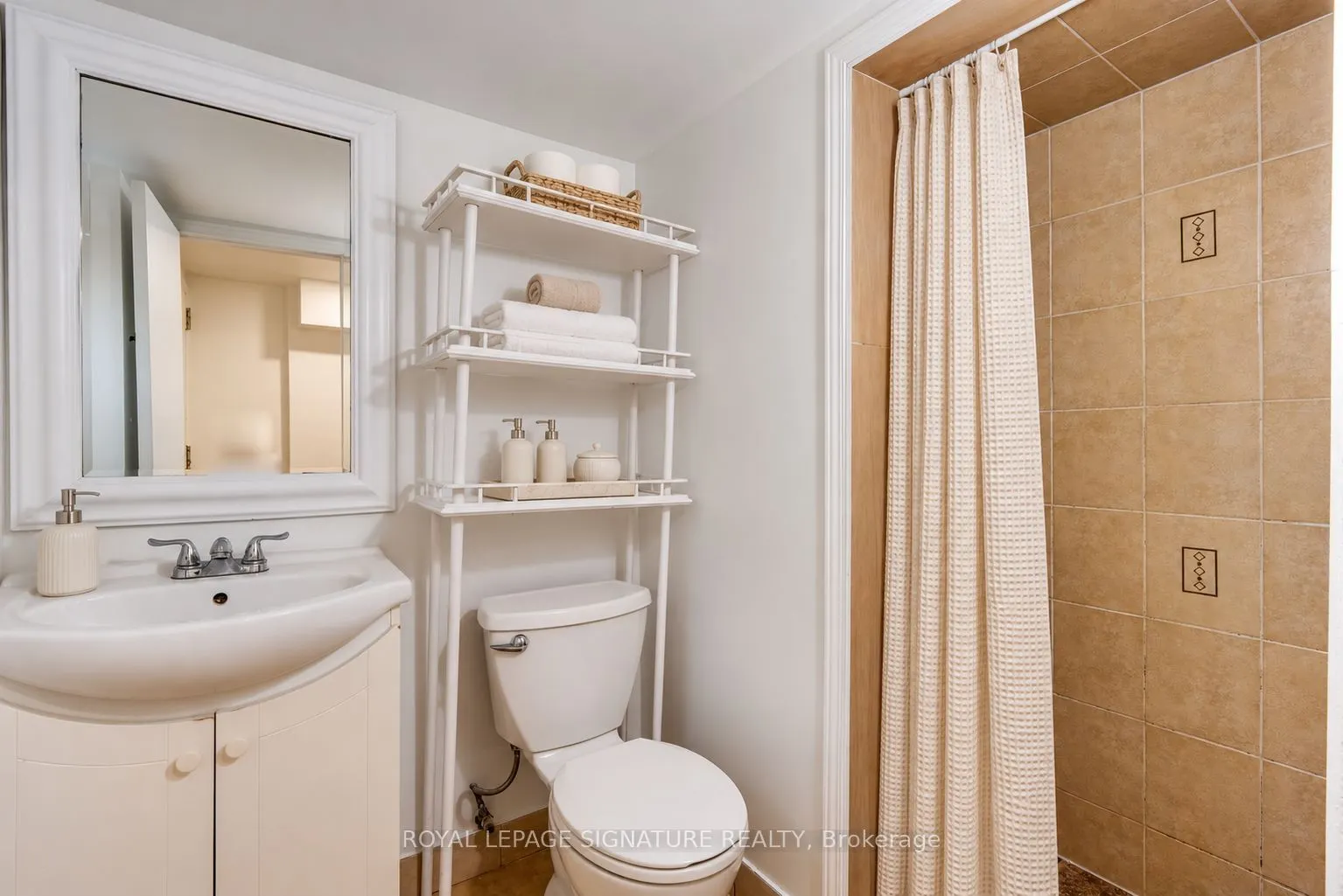 1043 Ossington Avenue #Lower