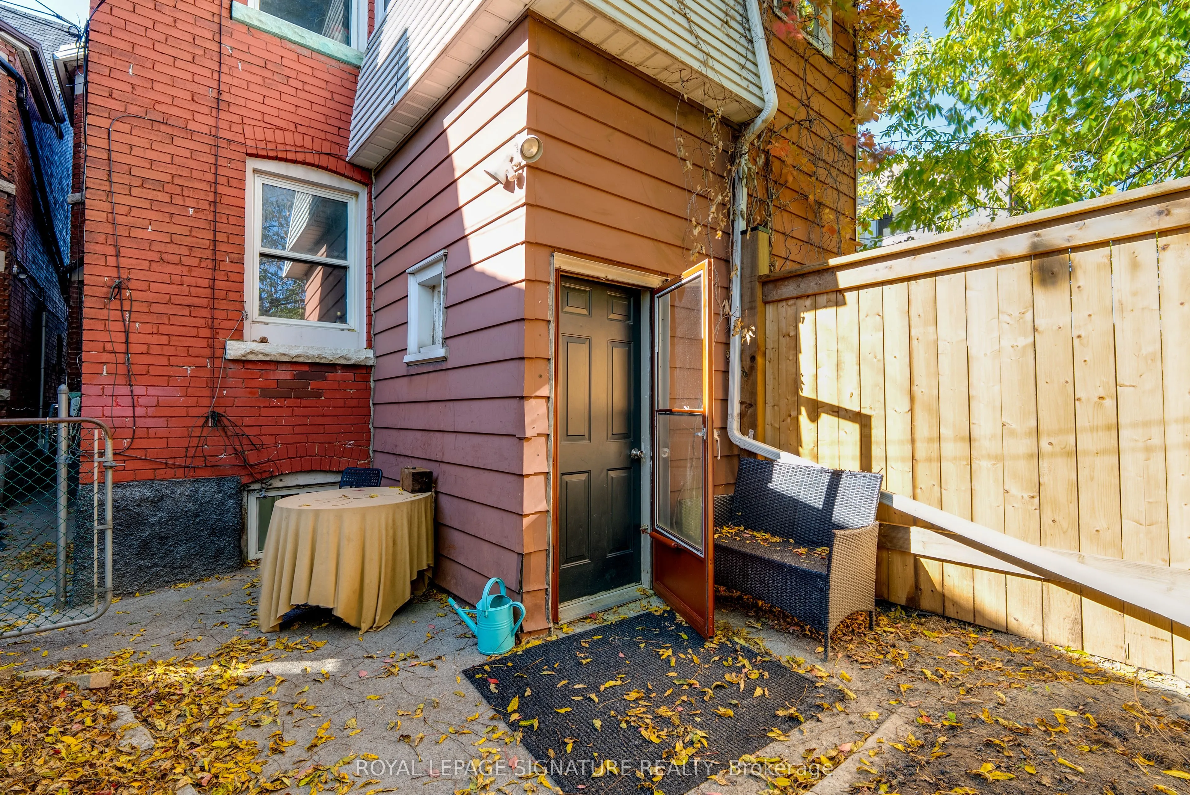1043 Ossington Avenue #Lower