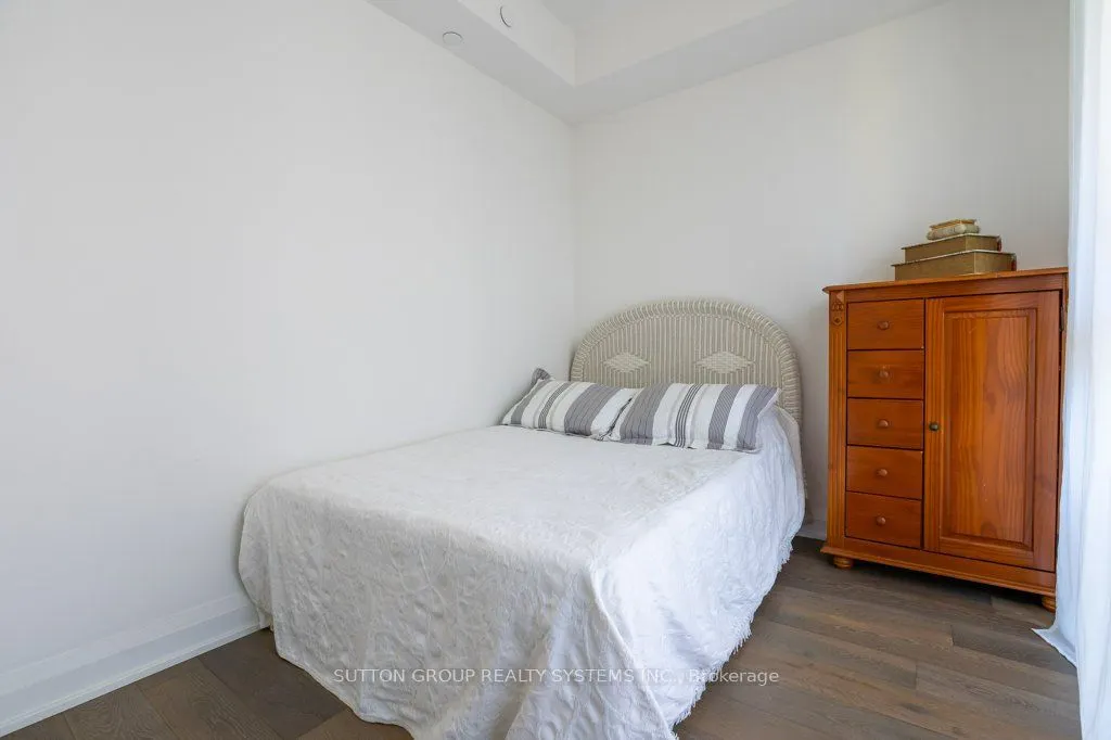 293 The Kingsway #207