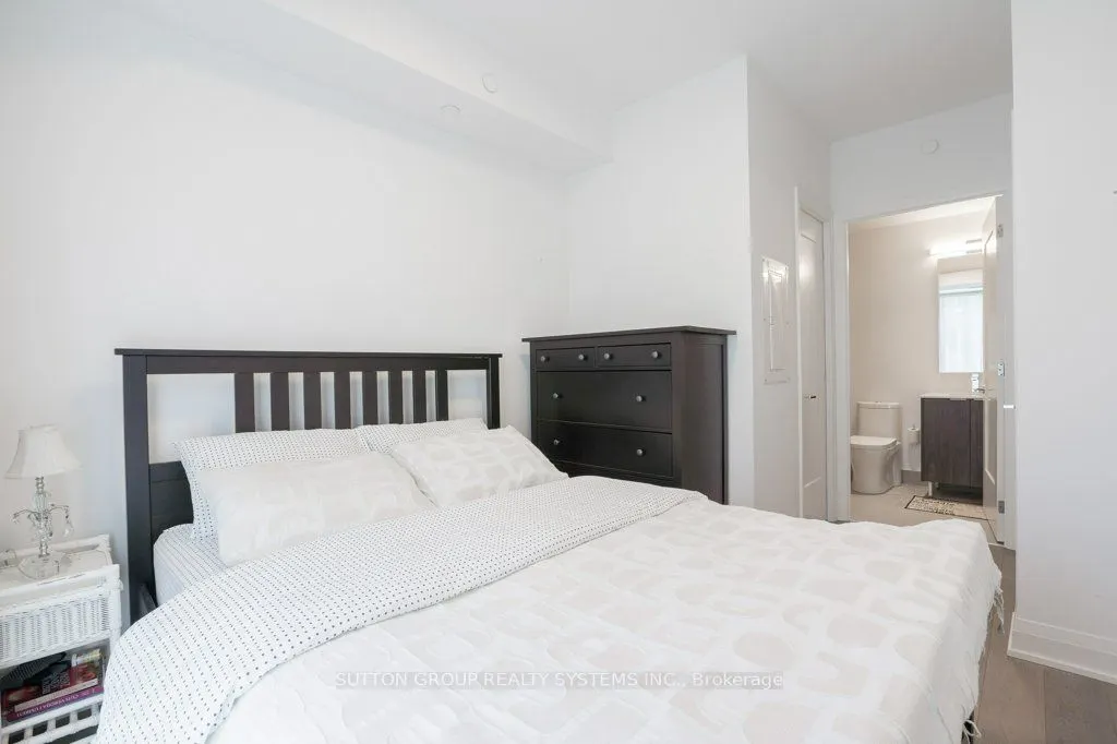 293 The Kingsway #207