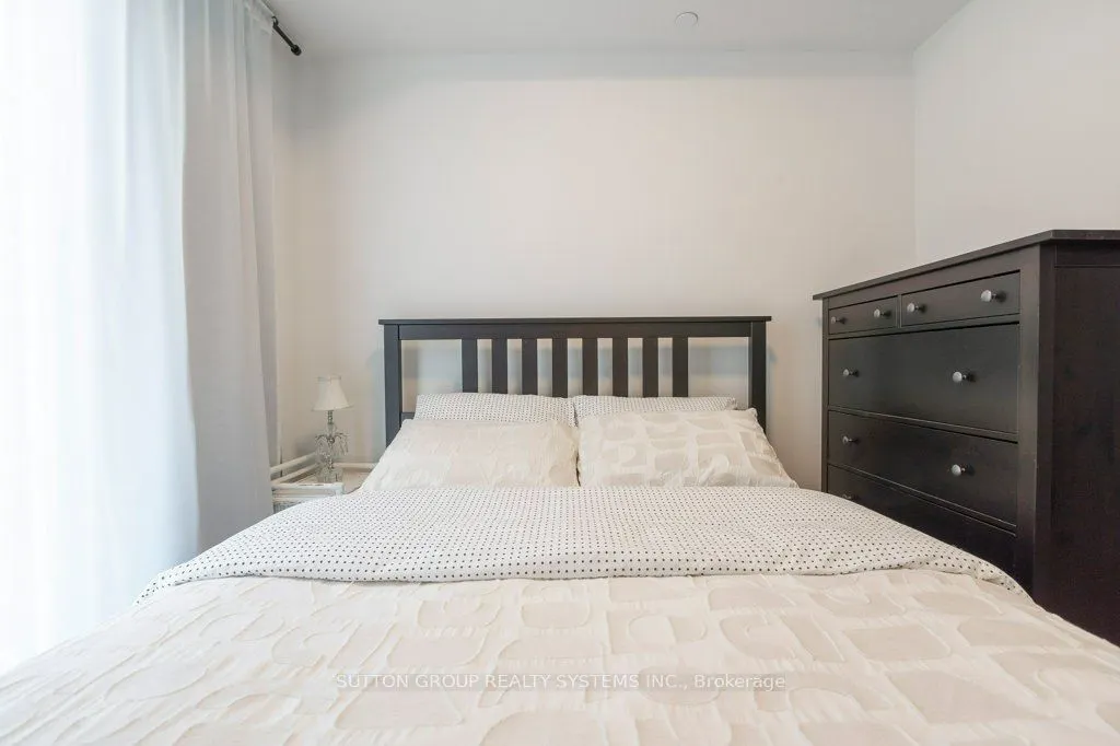293 The Kingsway #207