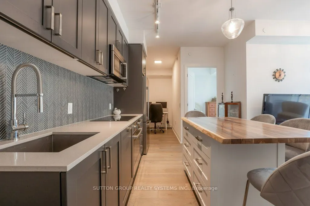 293 The Kingsway #207