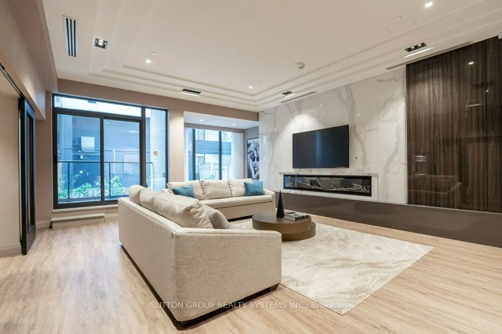 293 The Kingsway #207
