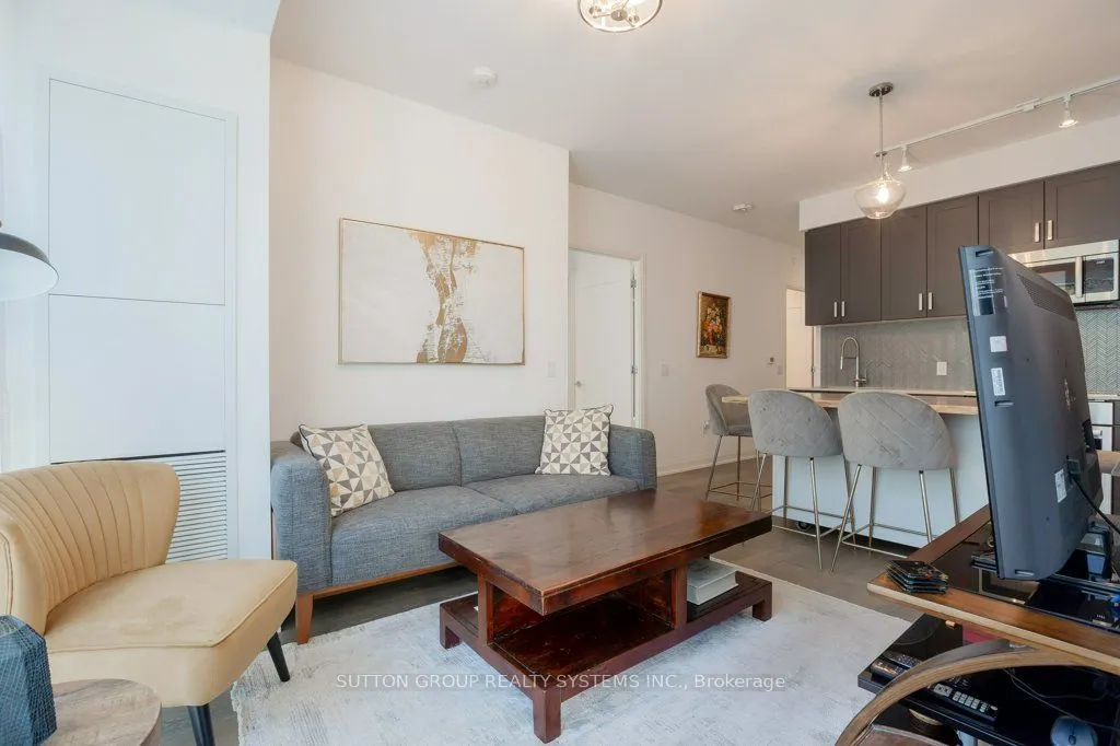 293 The Kingsway #207