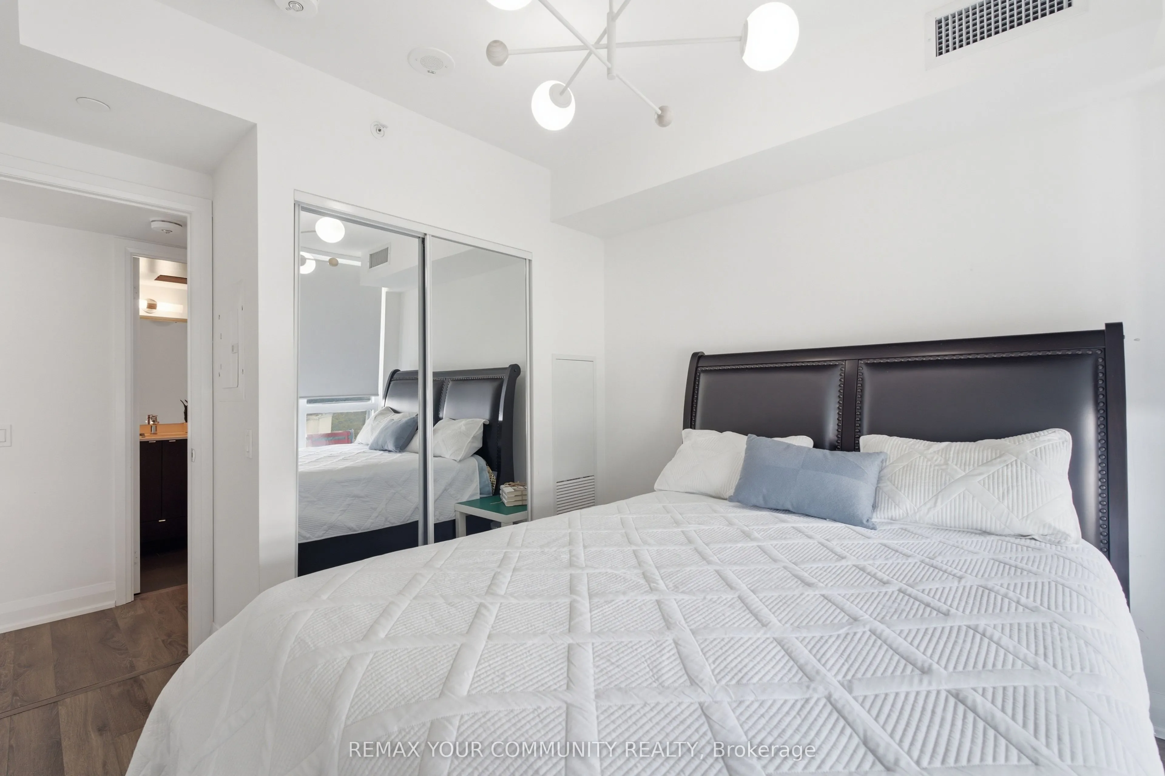 1461 Lawrence Avenue #1504