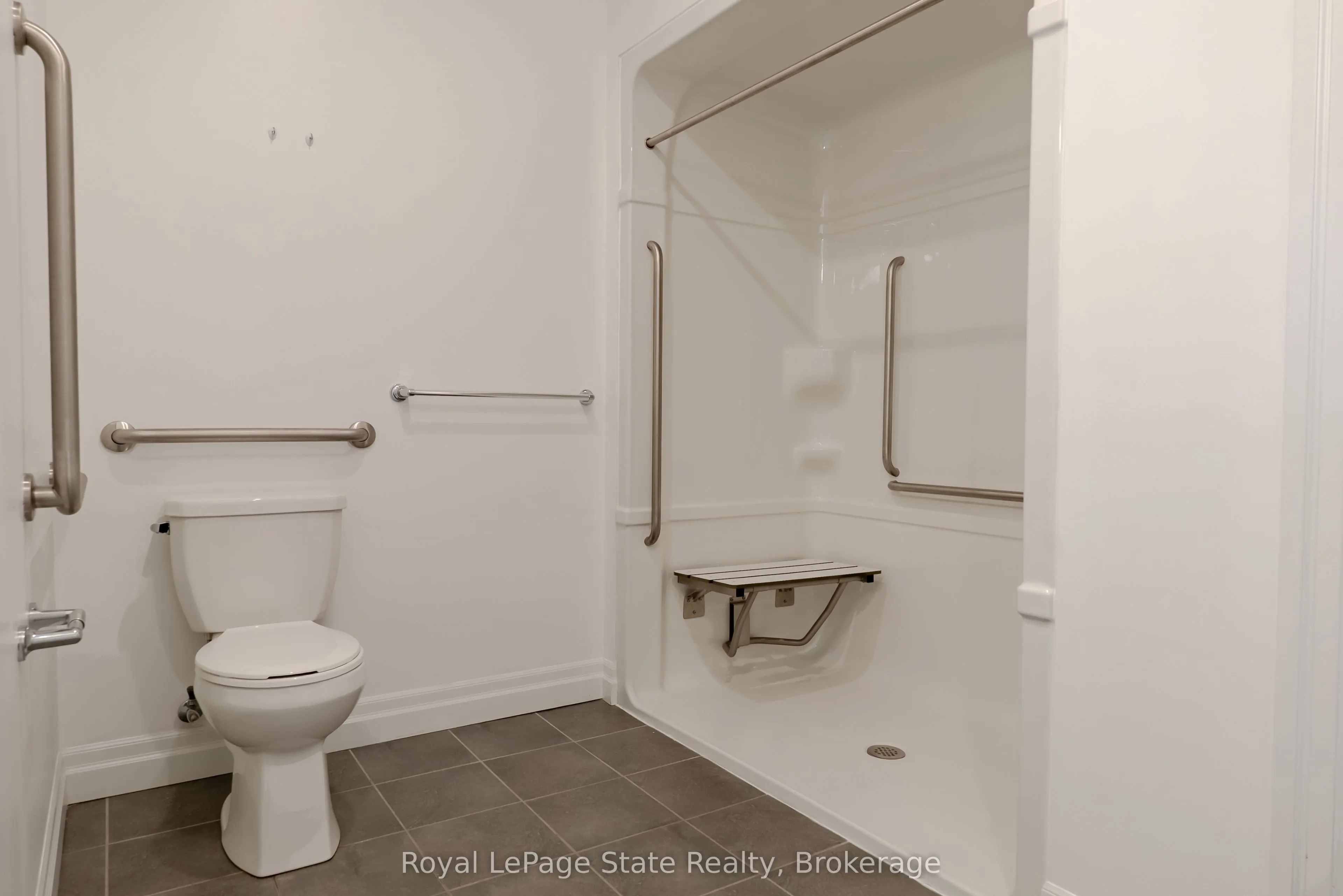 3290 New Street #507