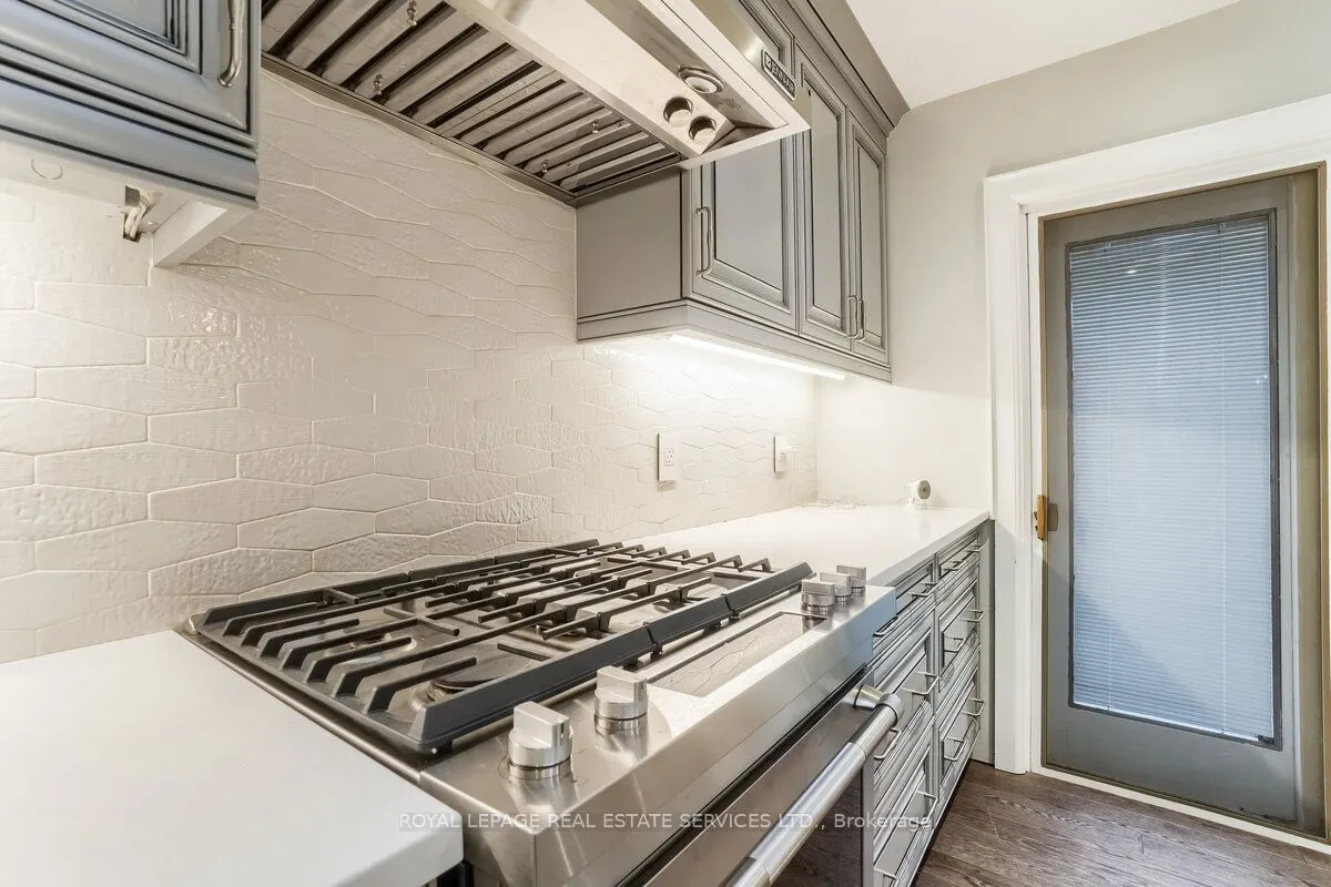 880 Royal York Road