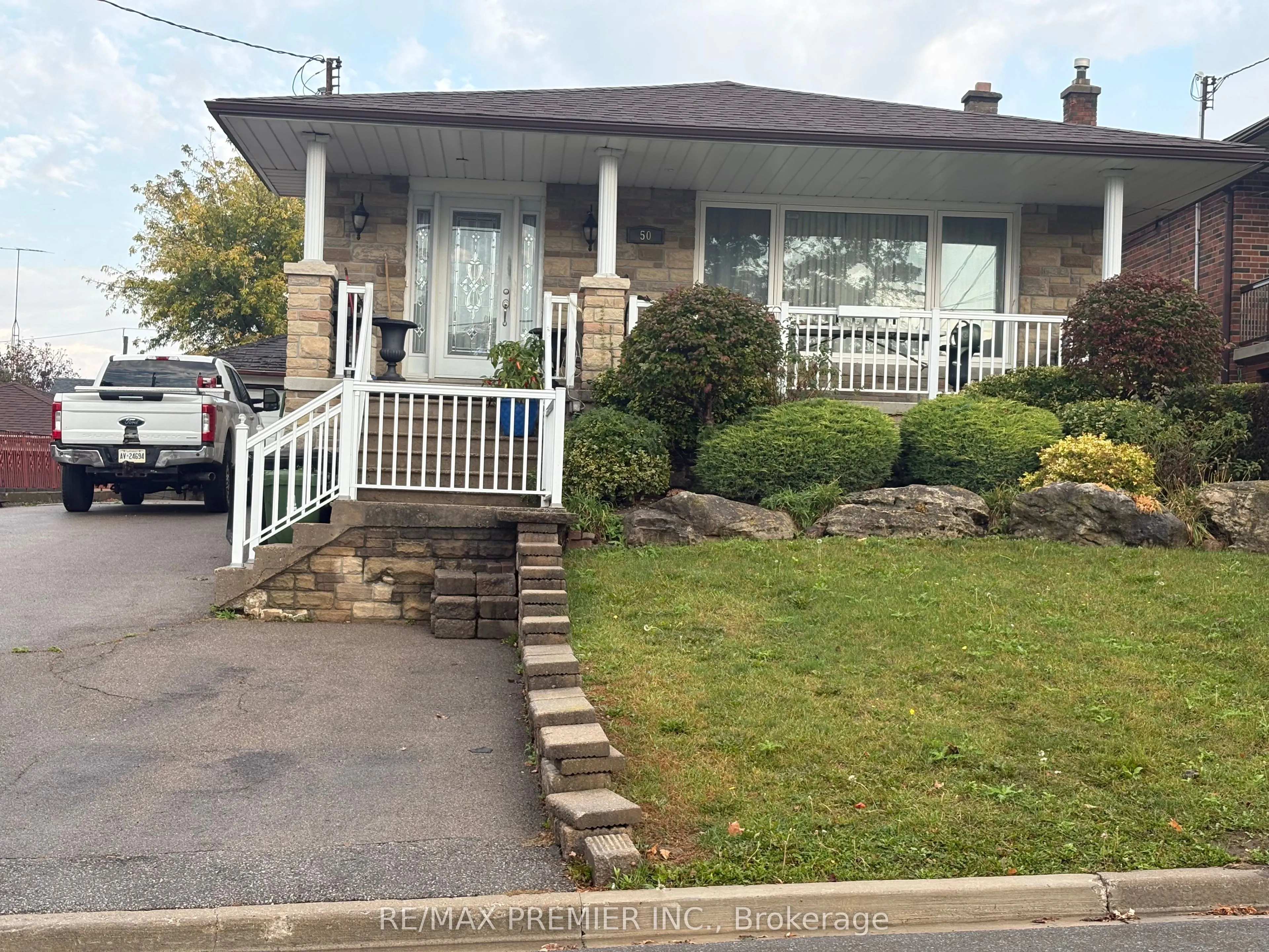 50 Deevale Road