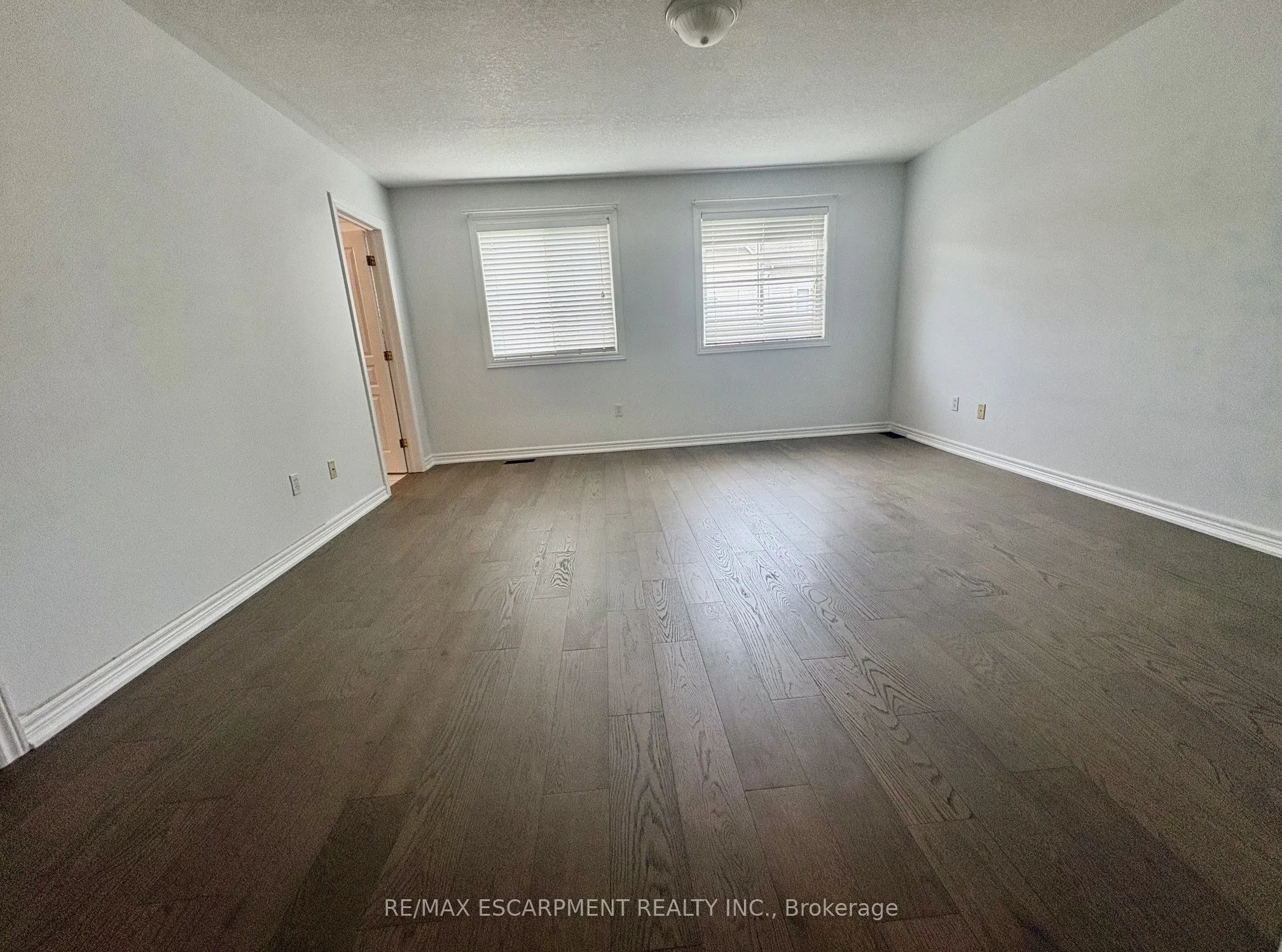 5325 APPLEGARTH Drive
