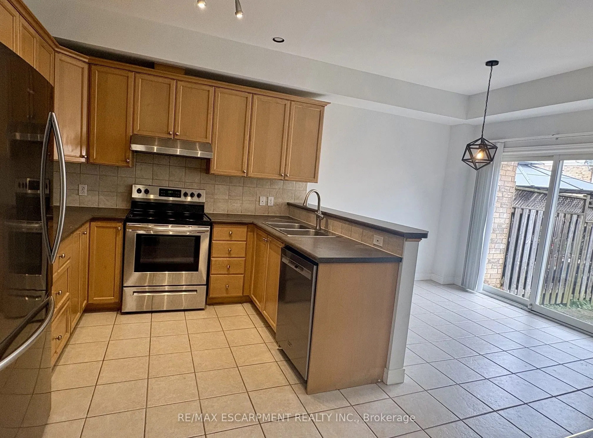 5325 APPLEGARTH Drive
