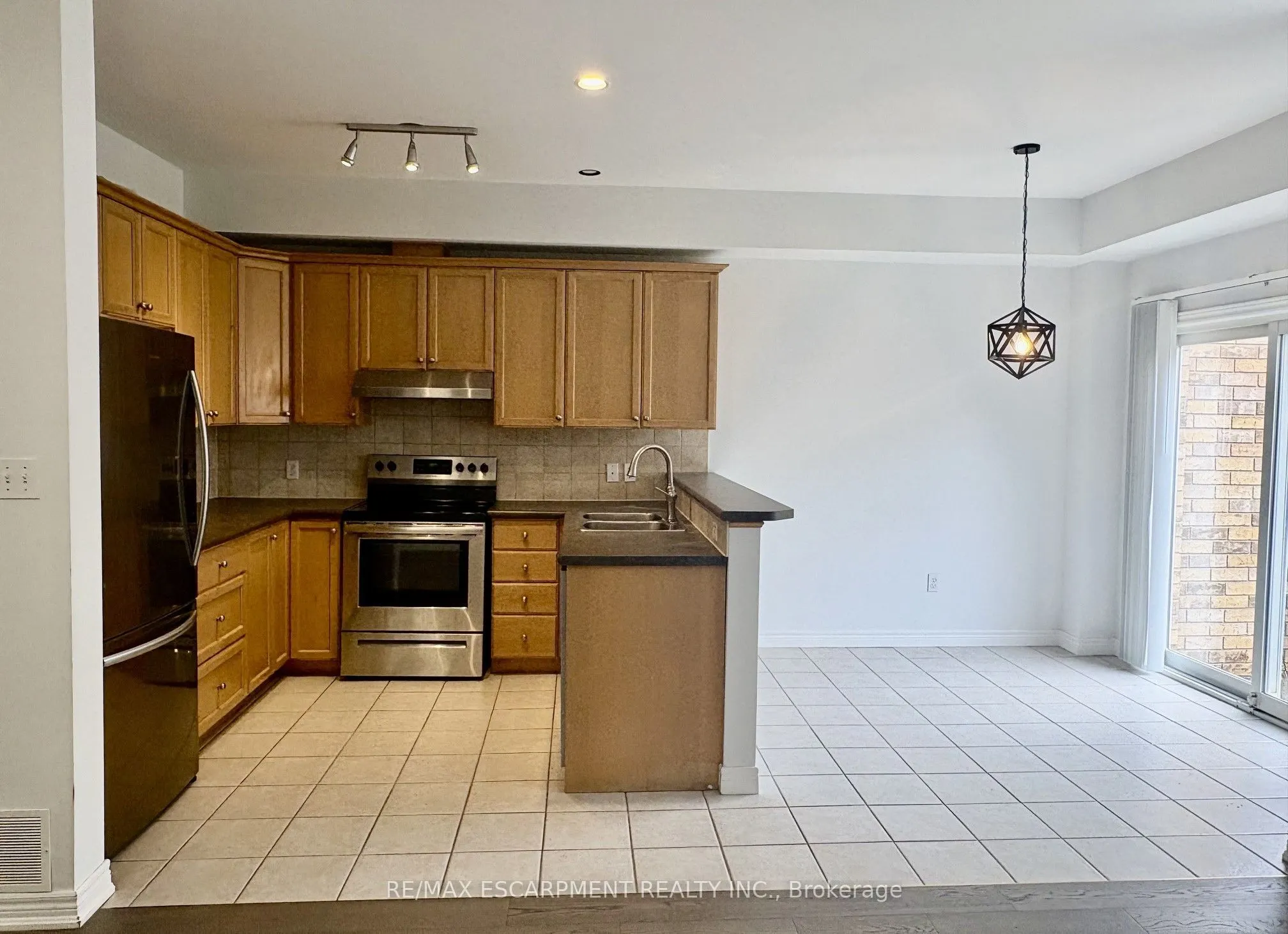 5325 APPLEGARTH Drive