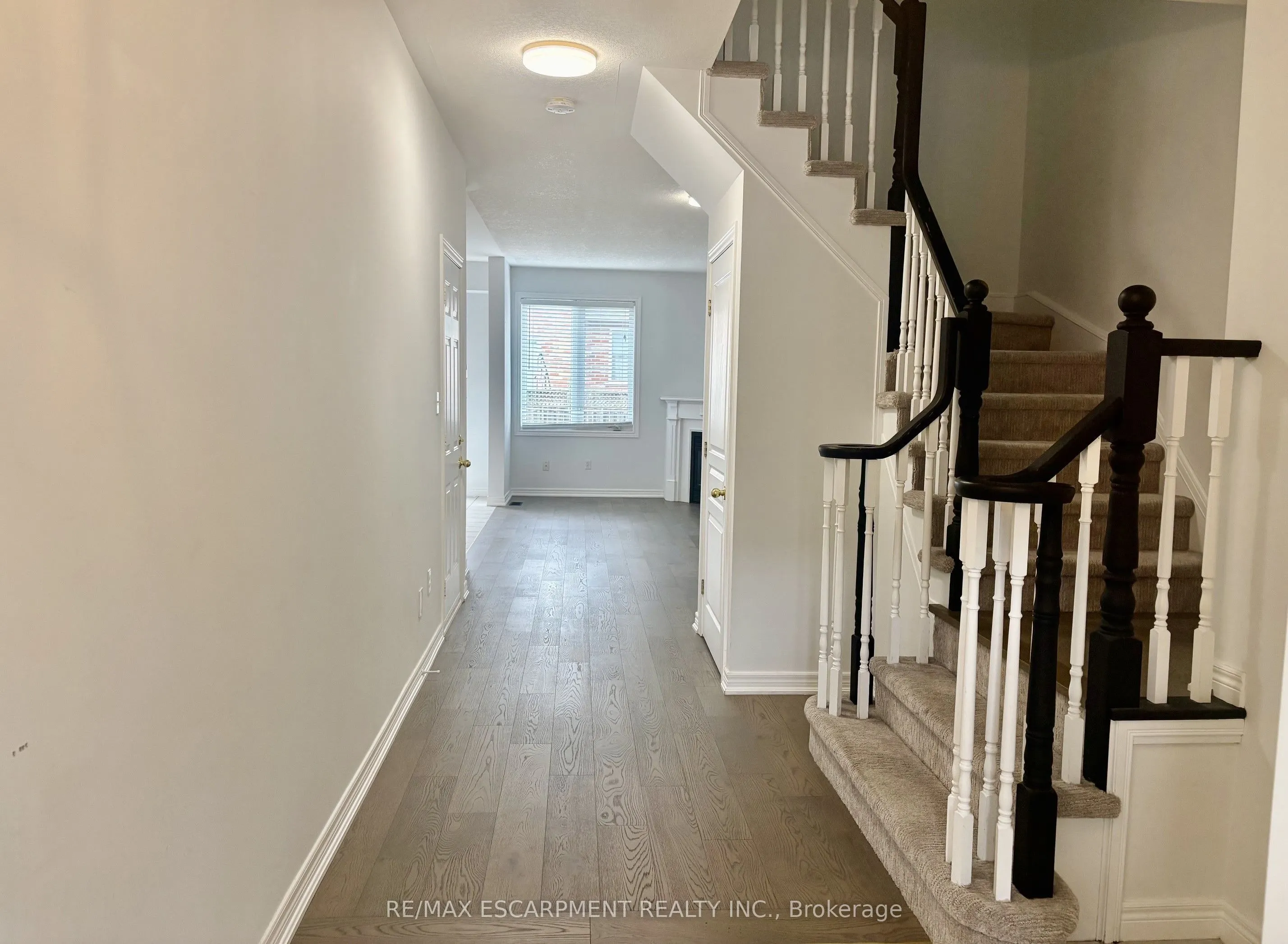 5325 APPLEGARTH Drive